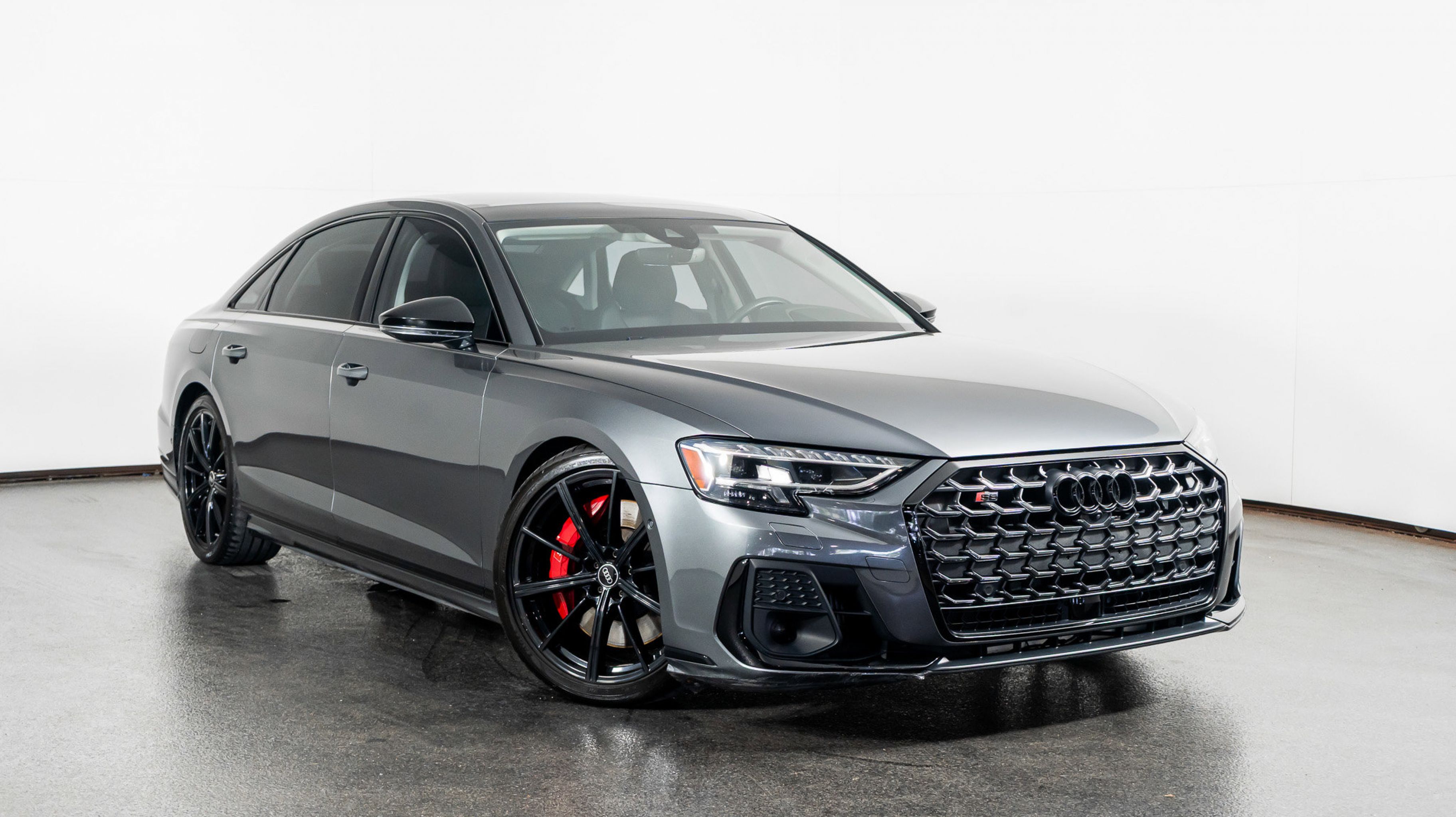 2022 Audi S8 Base's photo