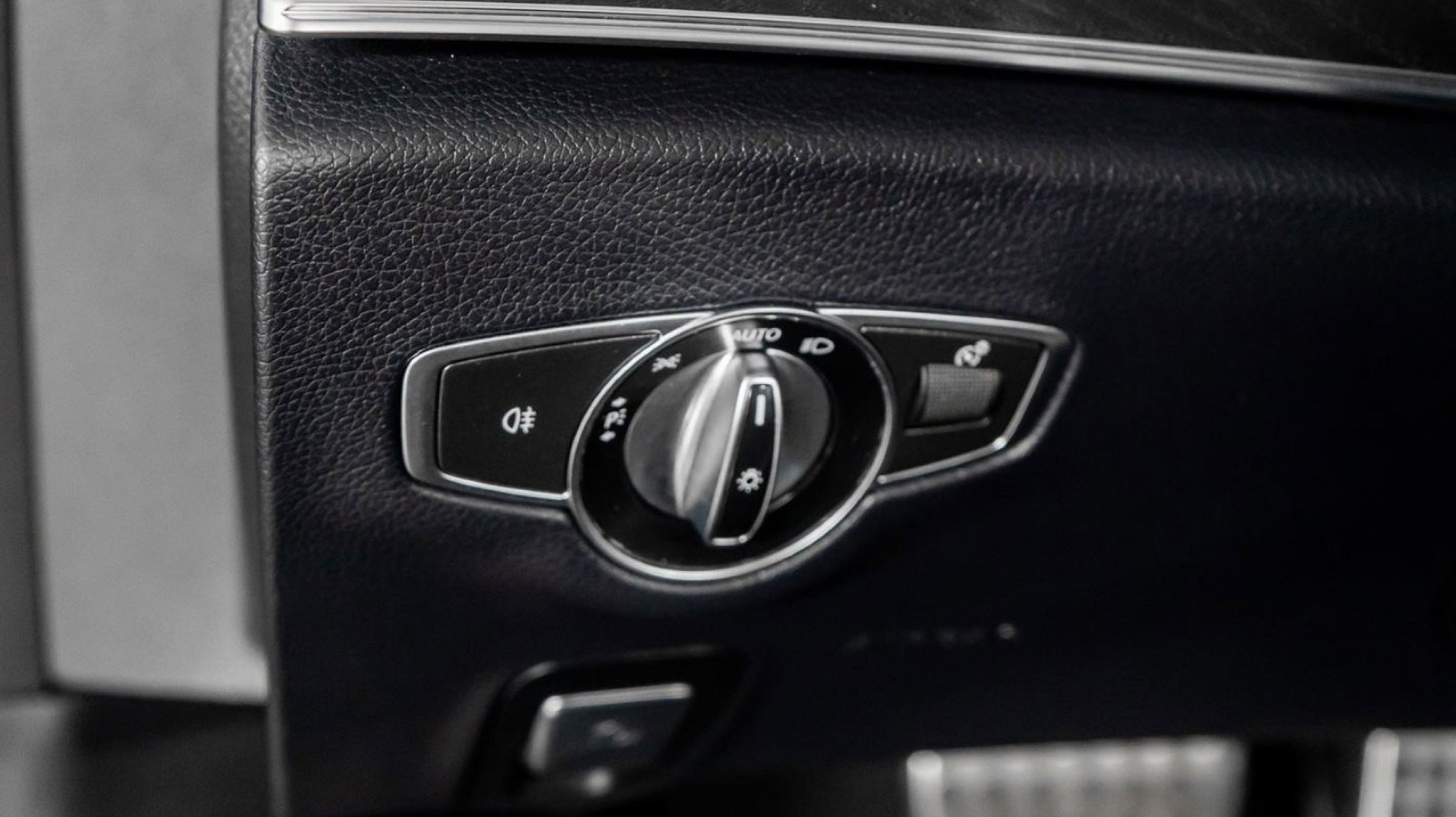 2023 Mercedes-Benz E-Class E450 - Photo 37