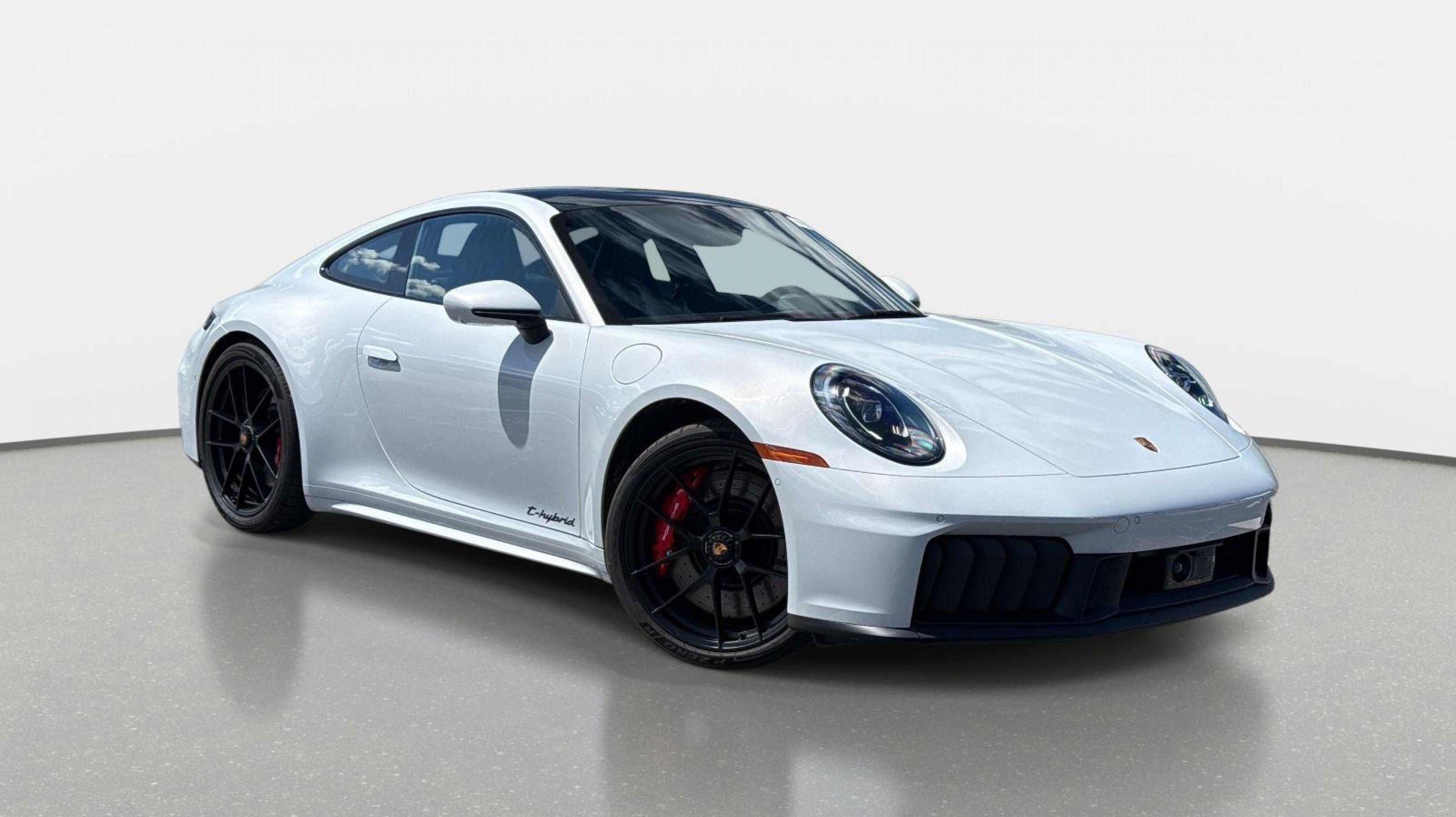 2026 Porsche 911 Carrera 4 GTS Coupe's photo