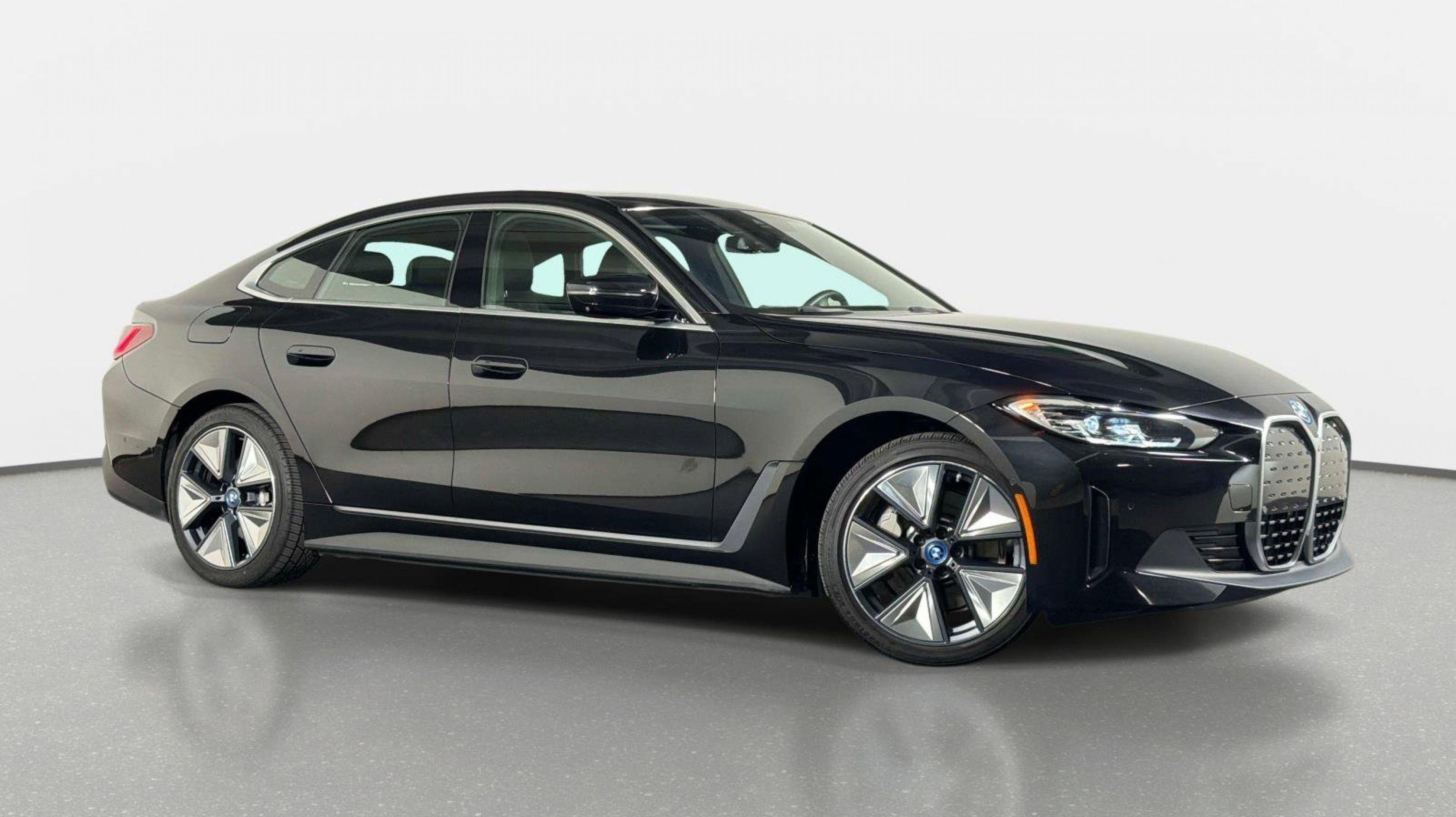 2024 BMW i4 eDrive35's photo