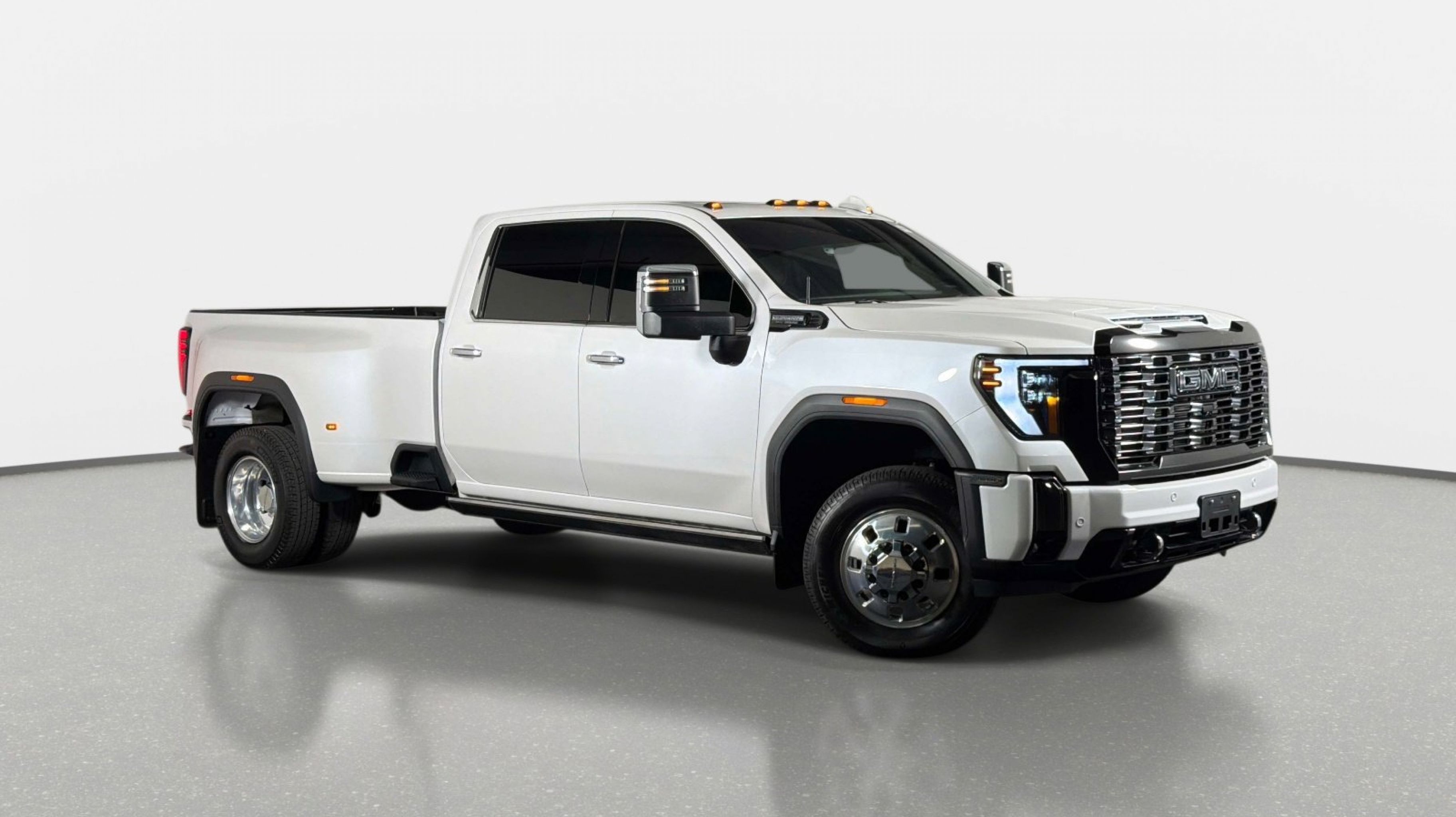 2025 GMC Sierra Denali Ultimate 4WD Crew Cab Long Box SR's photo