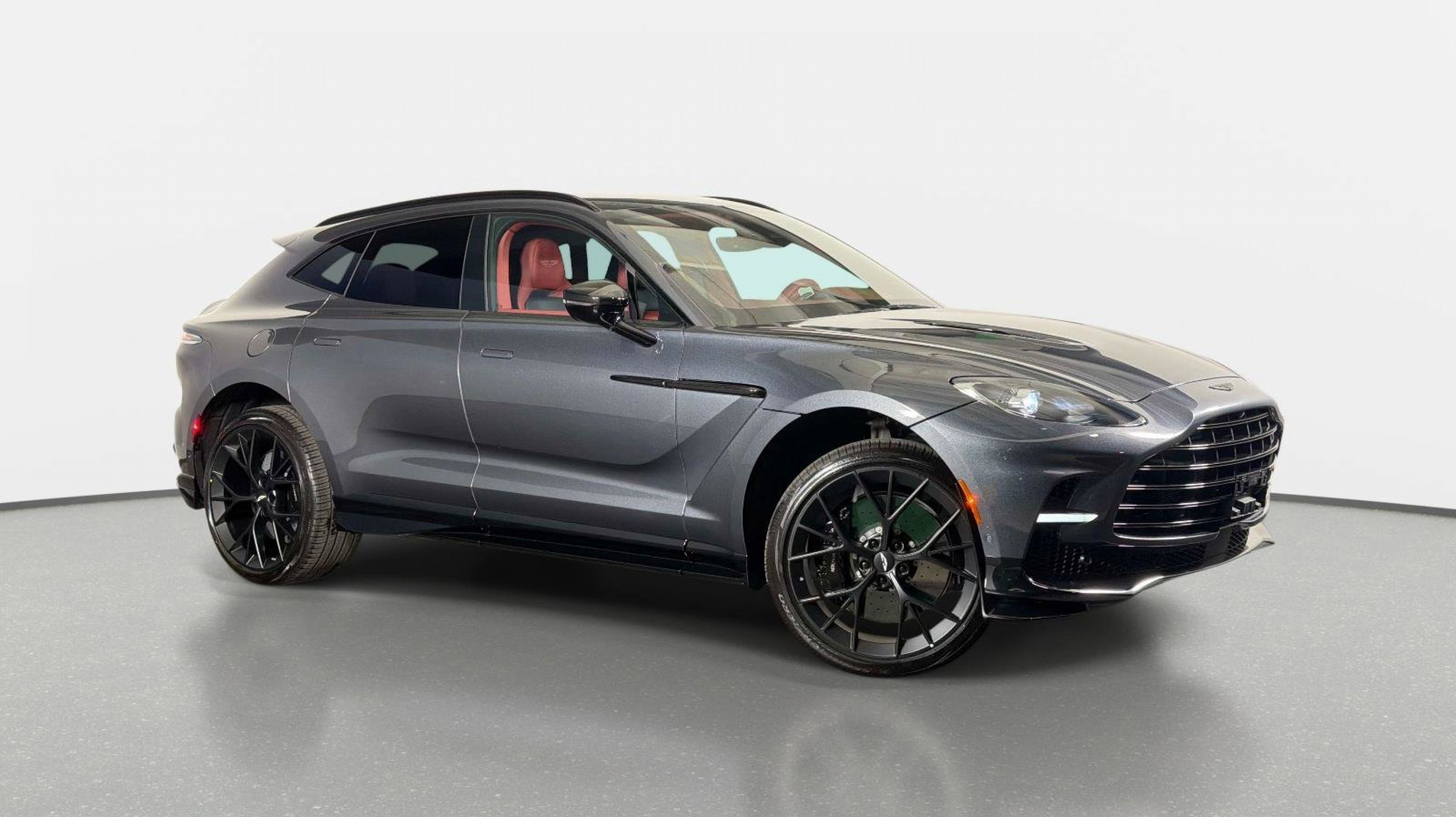 2025 Aston Martin DBX 707's photo