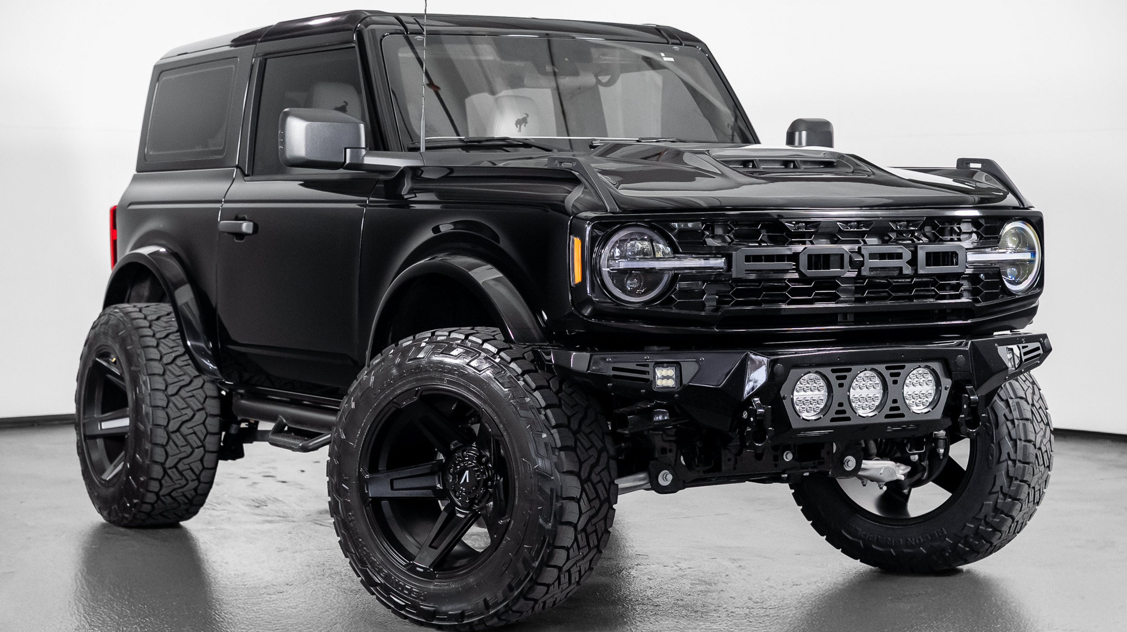 2025 Ford Bronco 2-Door Base