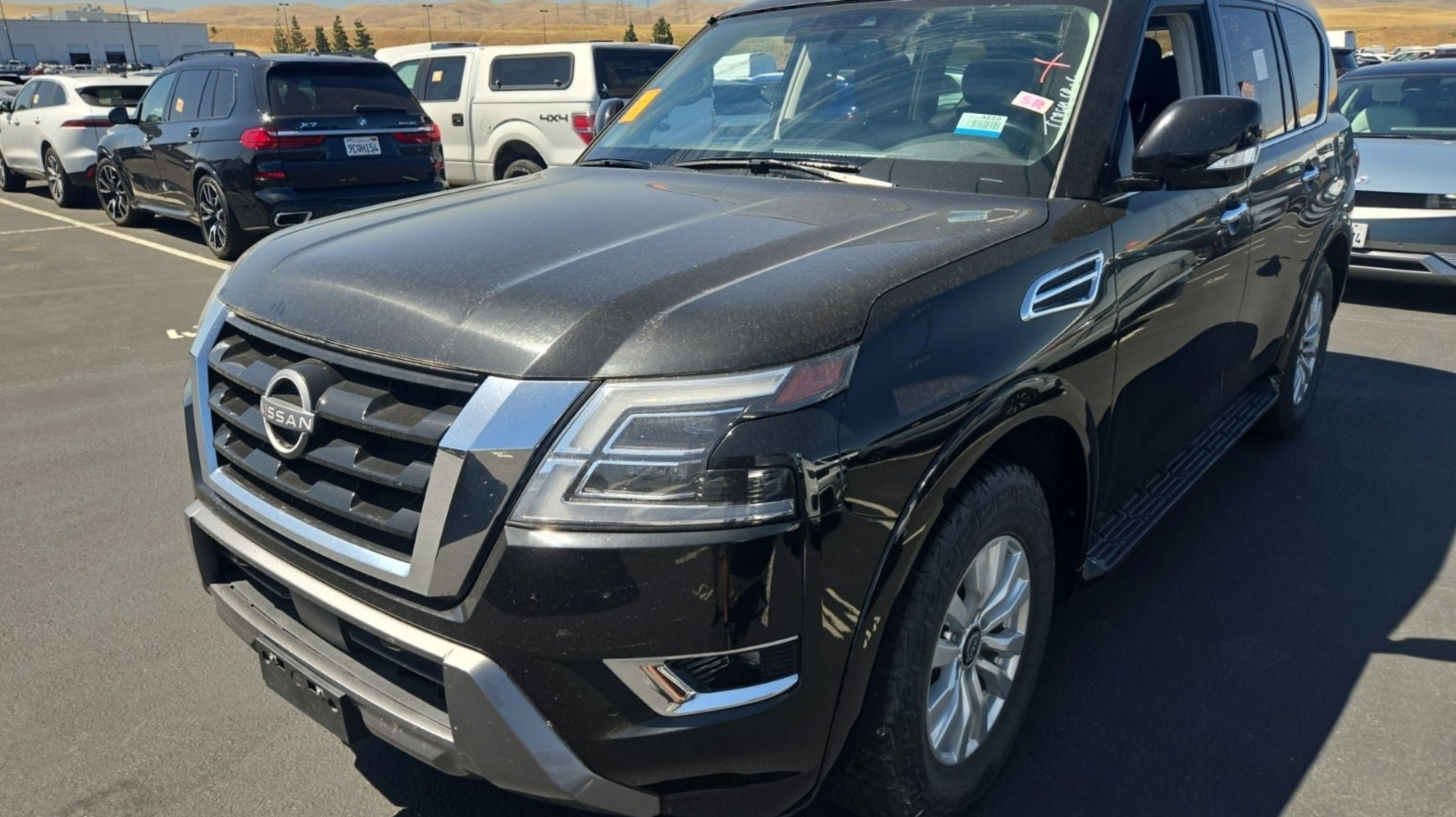 2023 Nissan Armada's photo