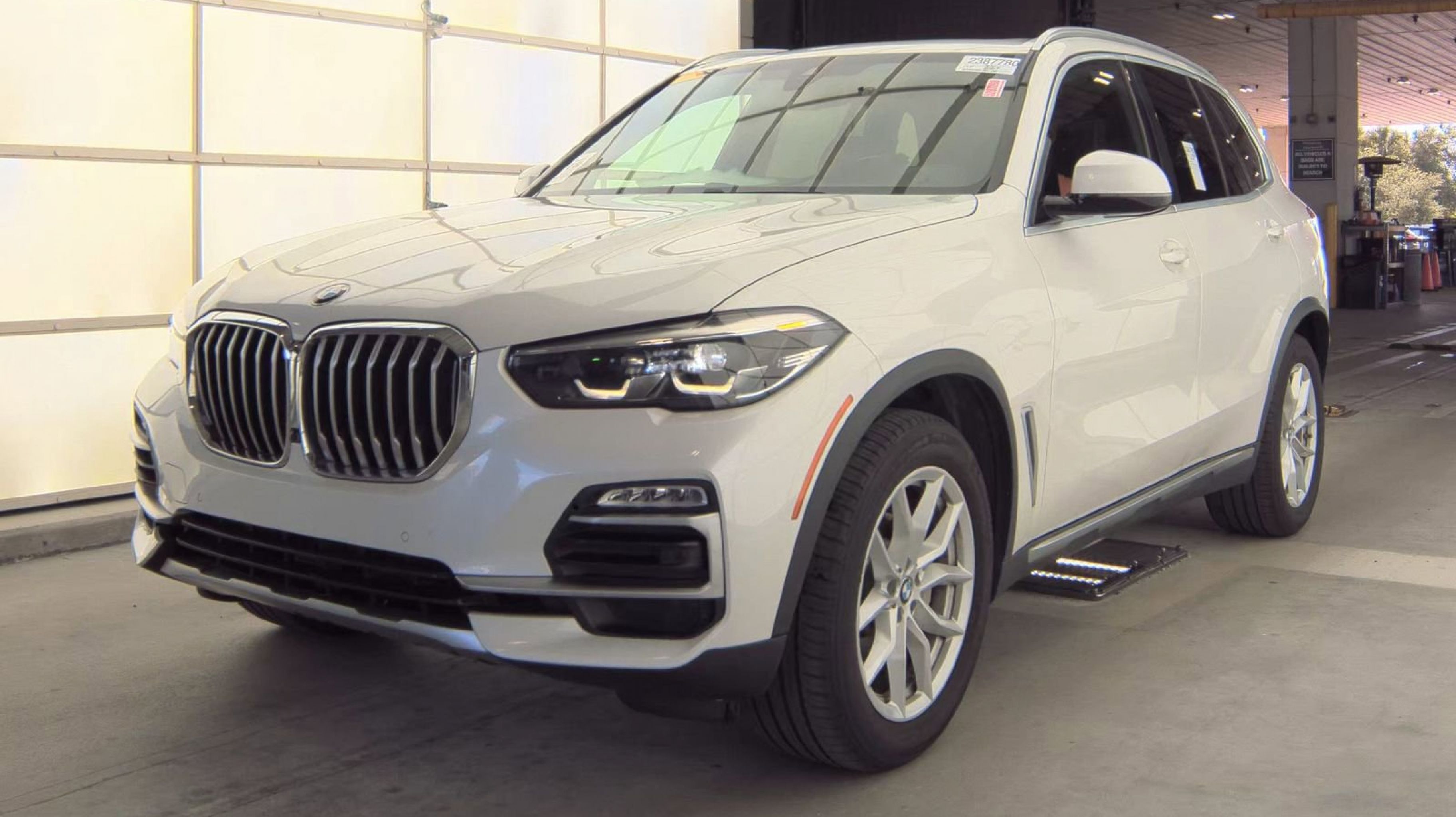 2020 BMW X5 sDrive40i's photo