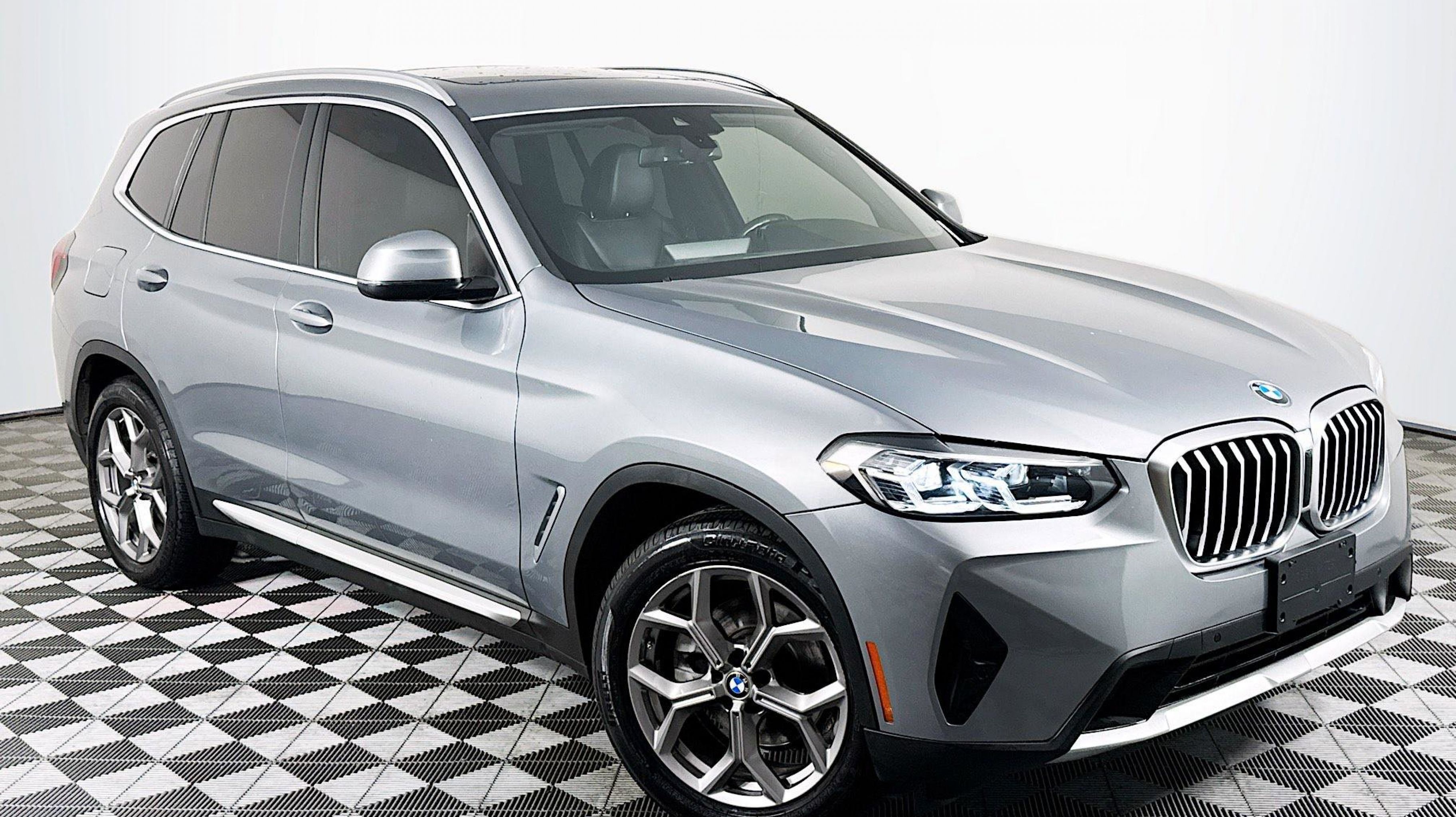 2023 BMW X3 sDrive30i's photo