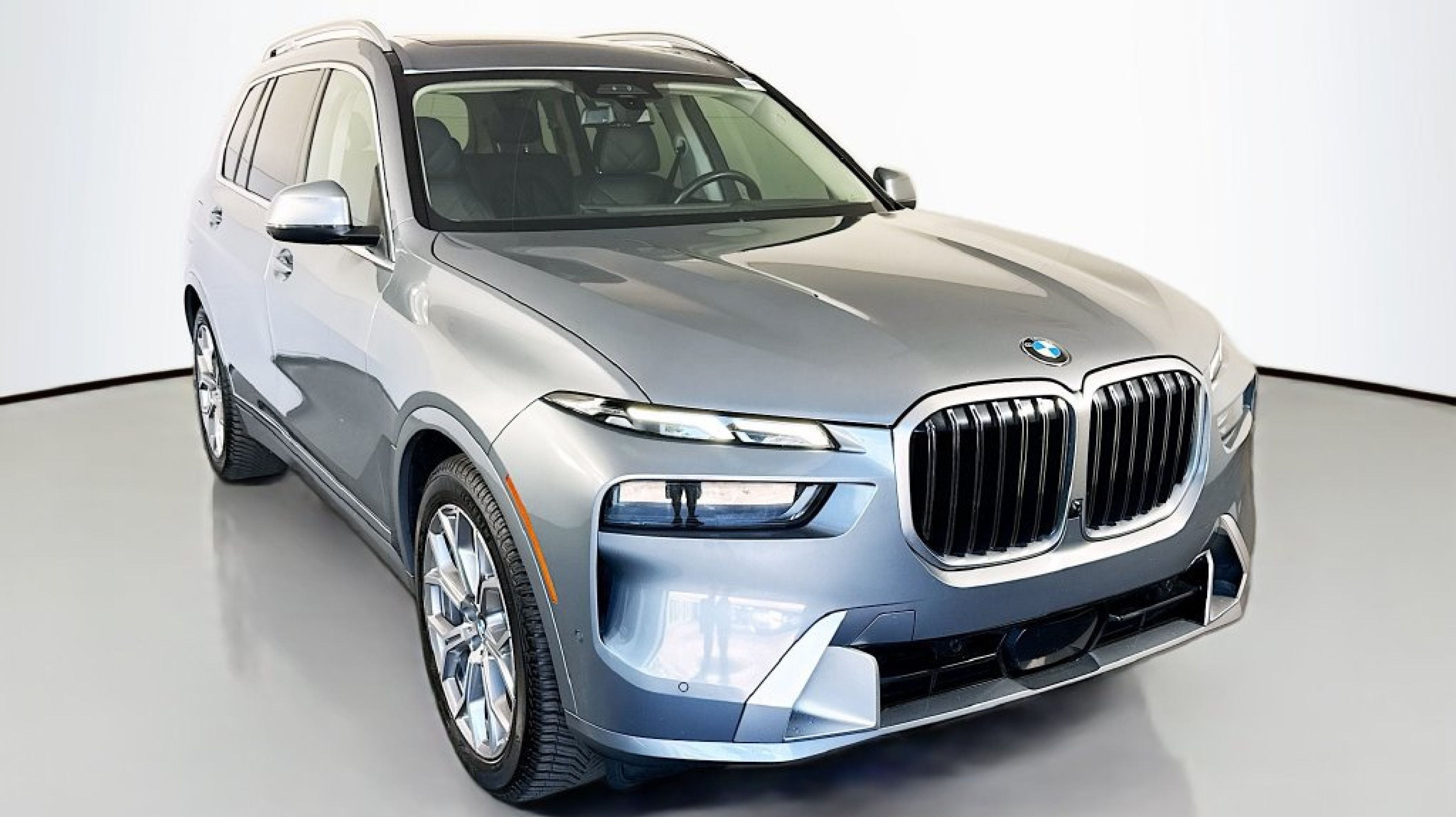 2023 BMW X7
