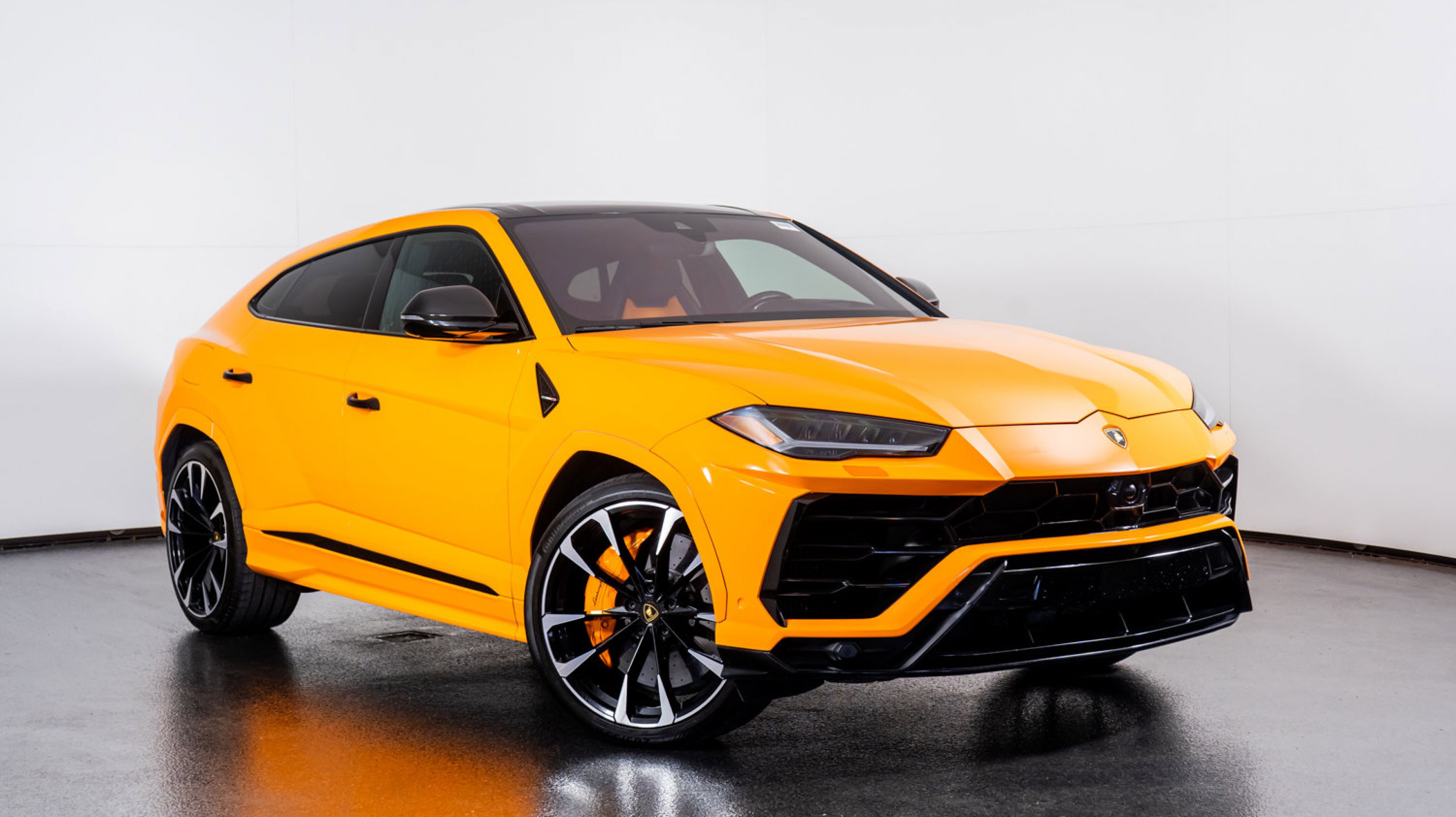 2022 Lamborghini Urus Base's photo