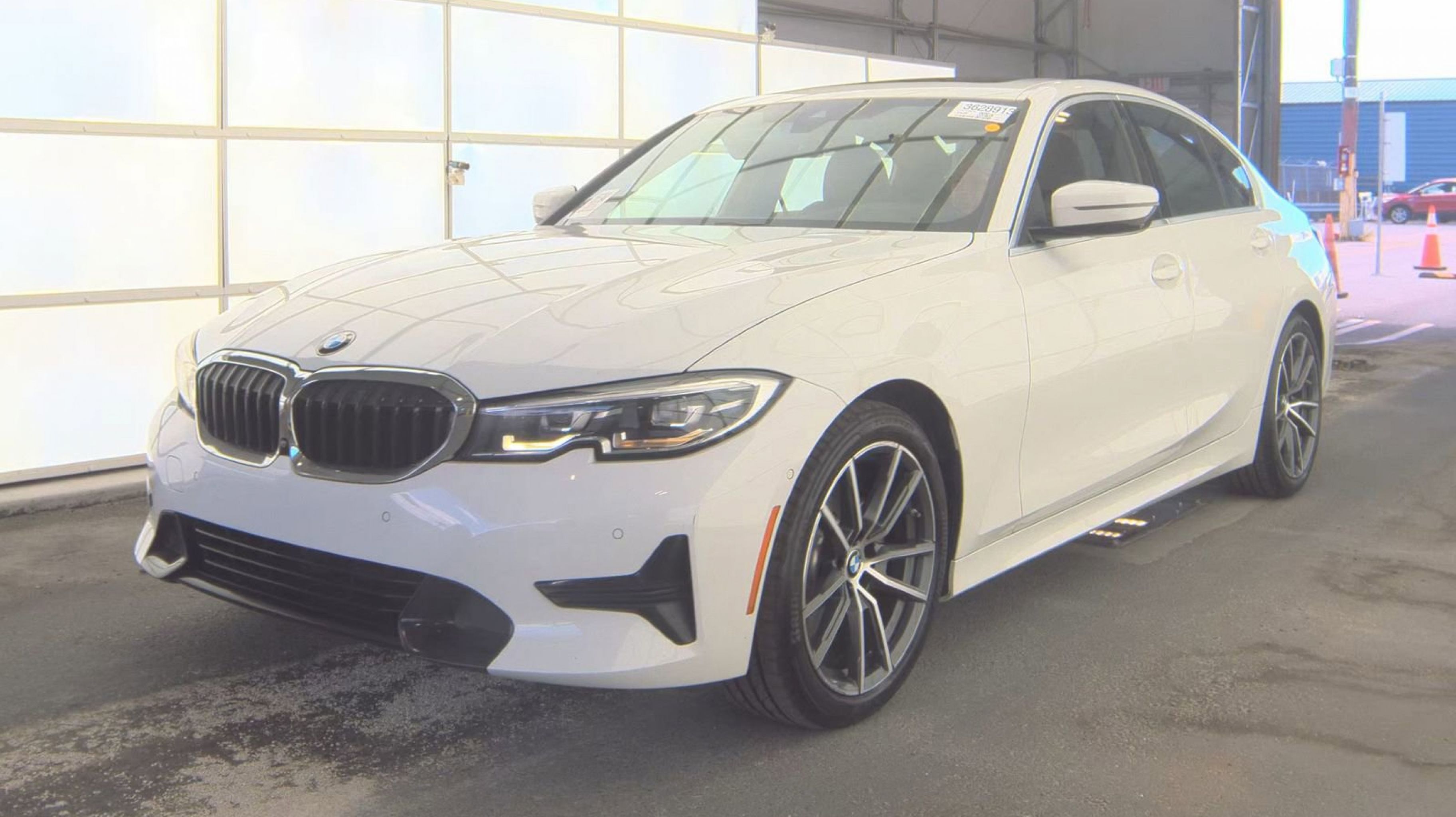 2019 BMW 3 Series 330i Sedan's photo