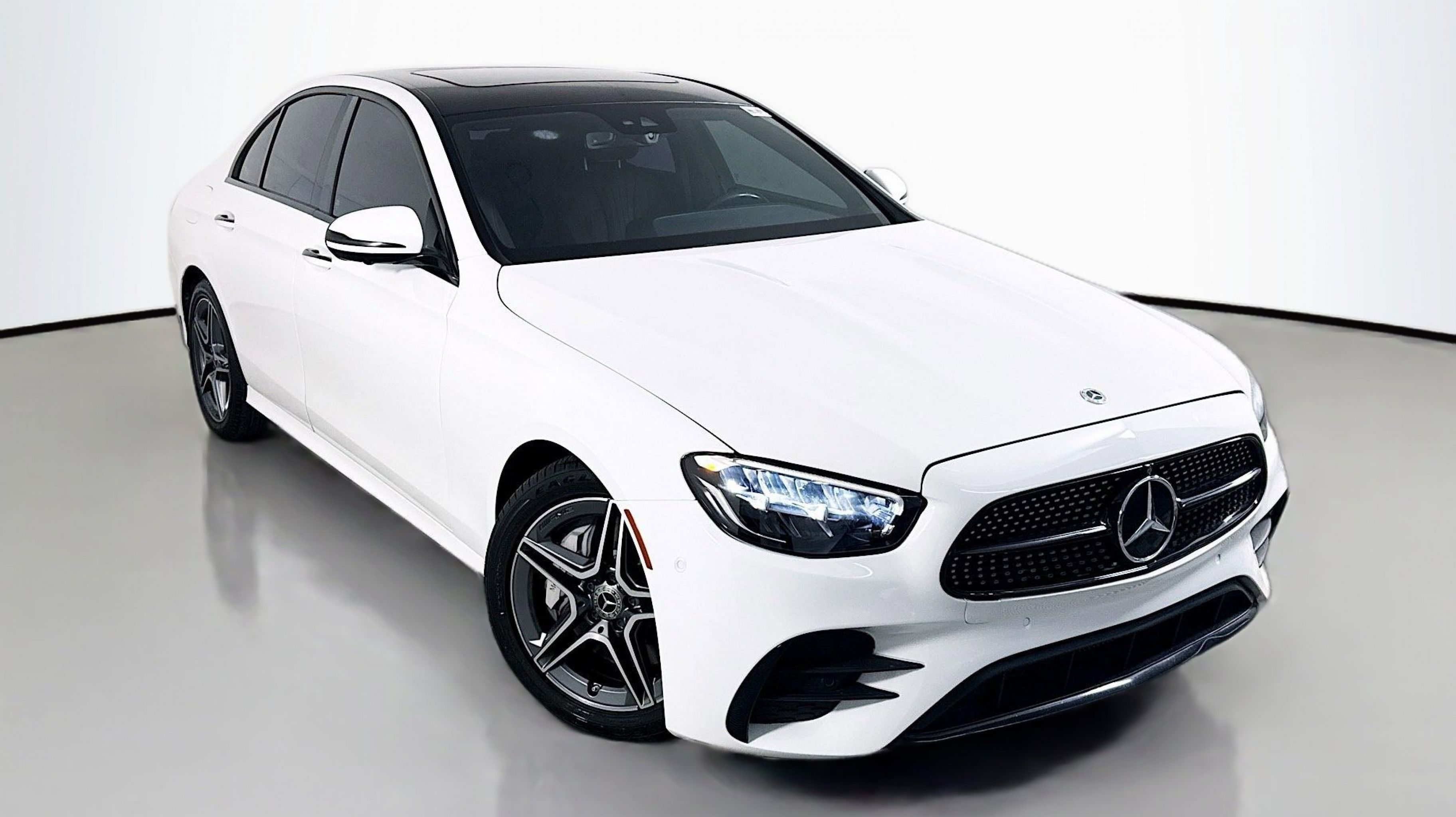 2022 Mercedes-Benz E-Class E350's photo