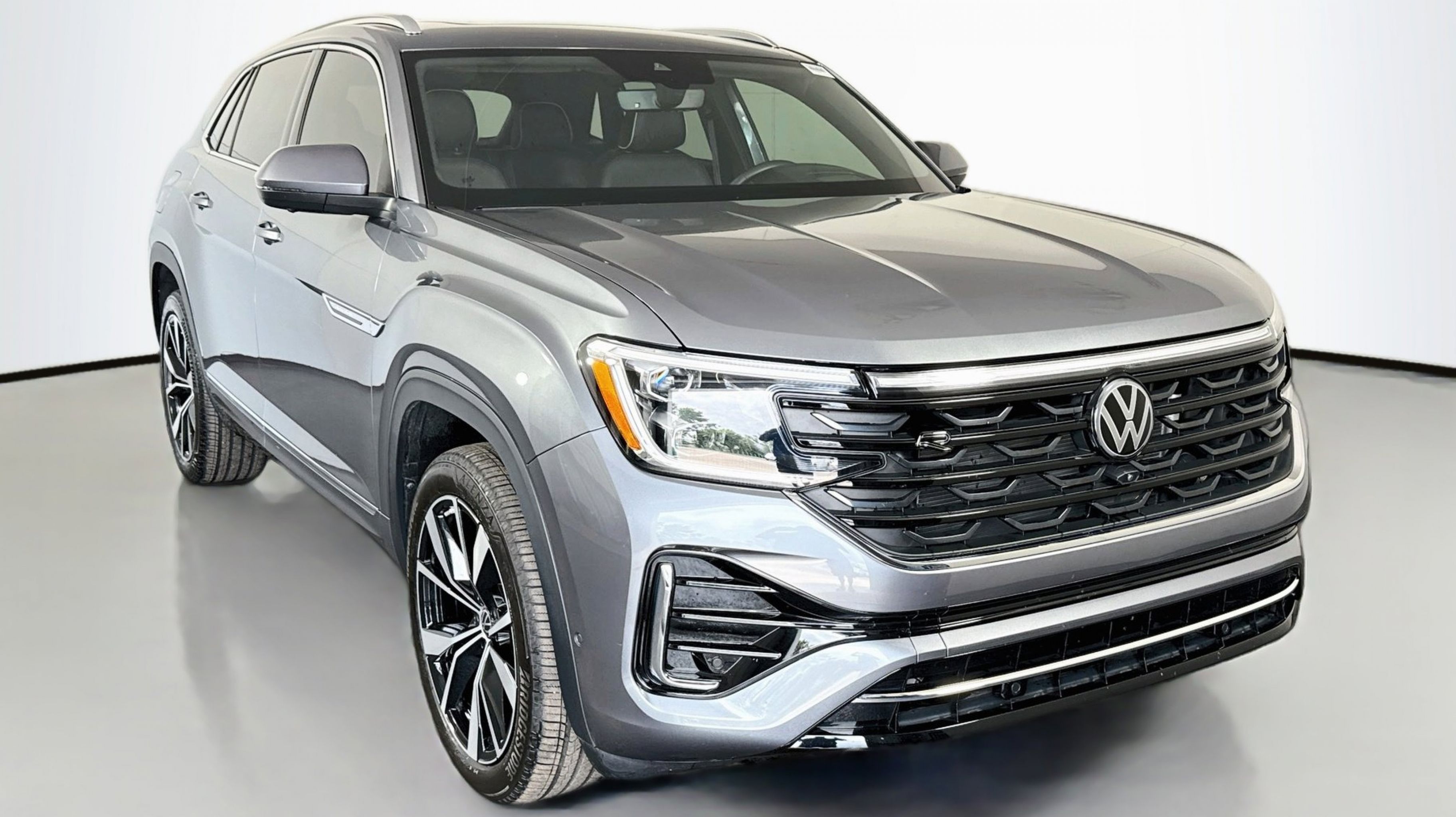 2025 Volkswagen Atlas Cross Sport 2.0T SEL Premium R-Line 4MOTION's photo