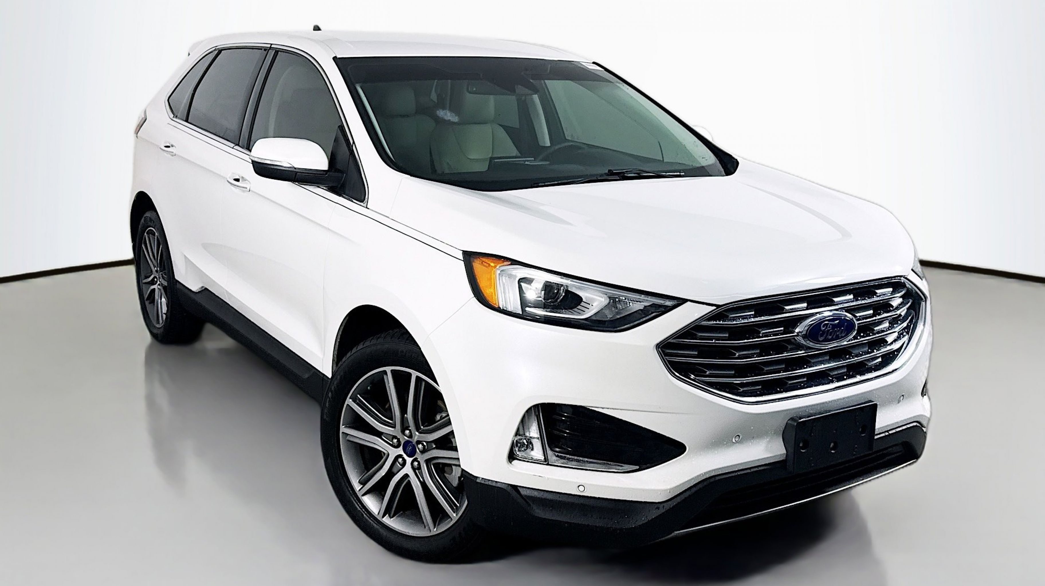 2021 Ford Edge Titanium's photo