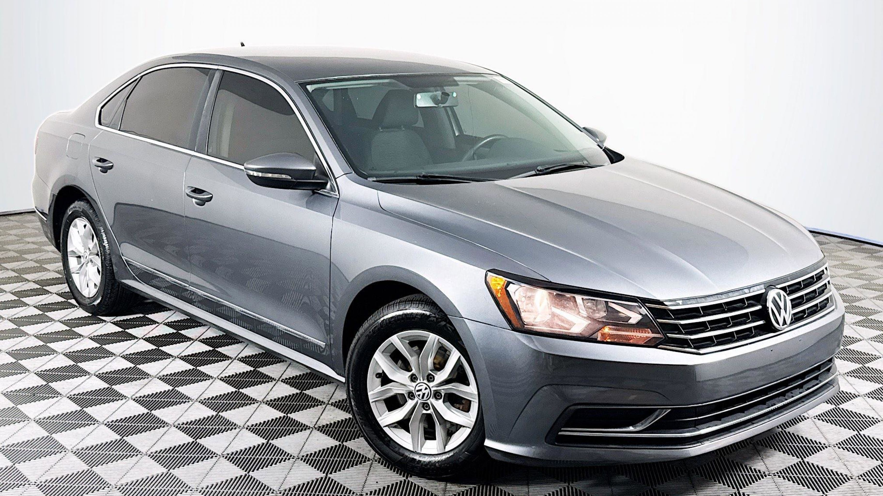 2016 Volkswagen Passat S
