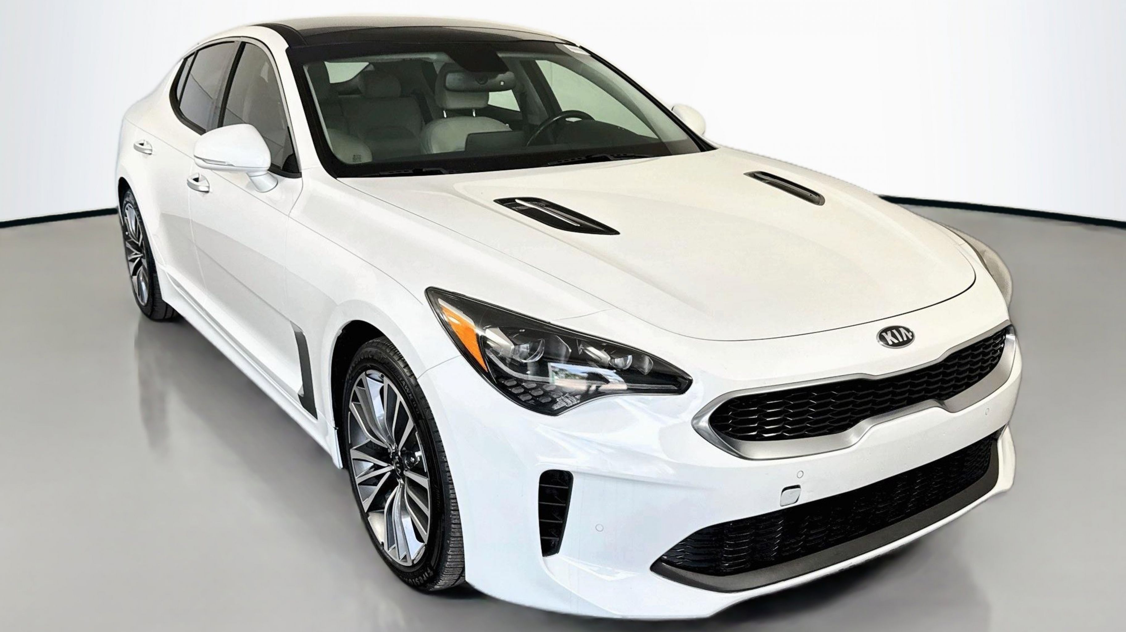 2018 Kia Stinger Premium AWD's photo