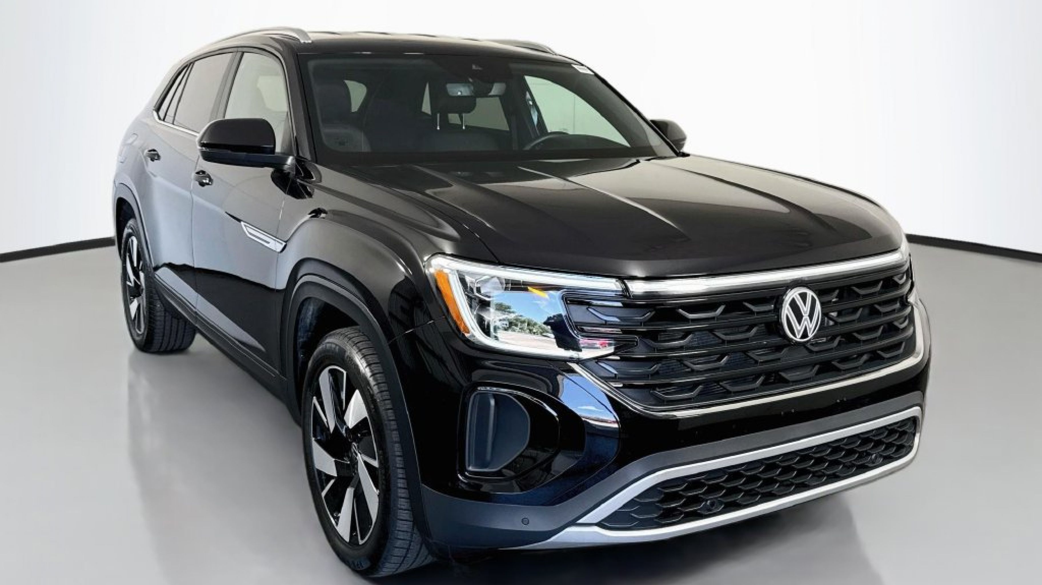 2026 Volkswagen Atlas Cross Sport SE w/Tech