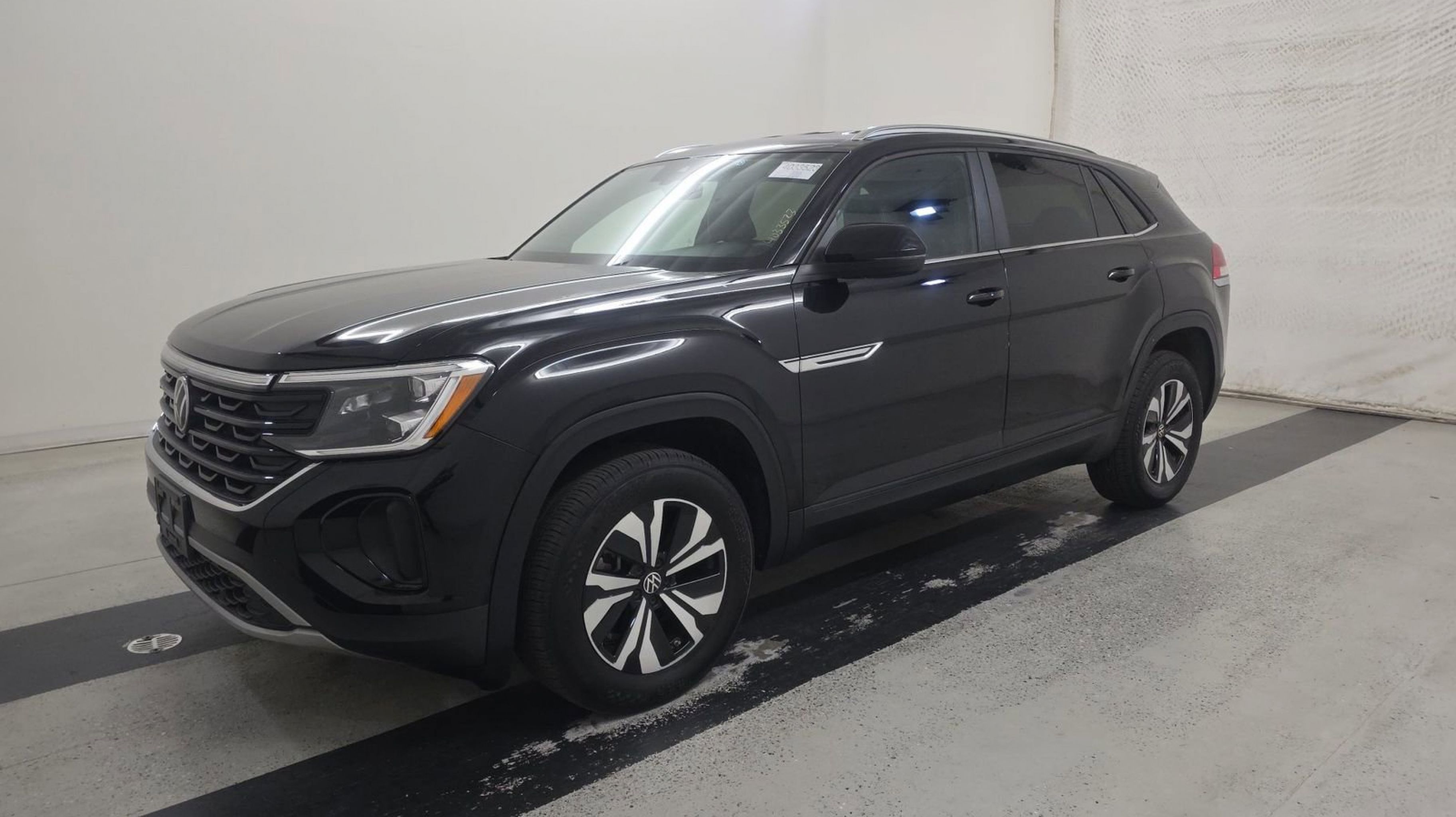 2025 Volkswagen Atlas Cross Sport 2.0T SE 4MOTION's photo