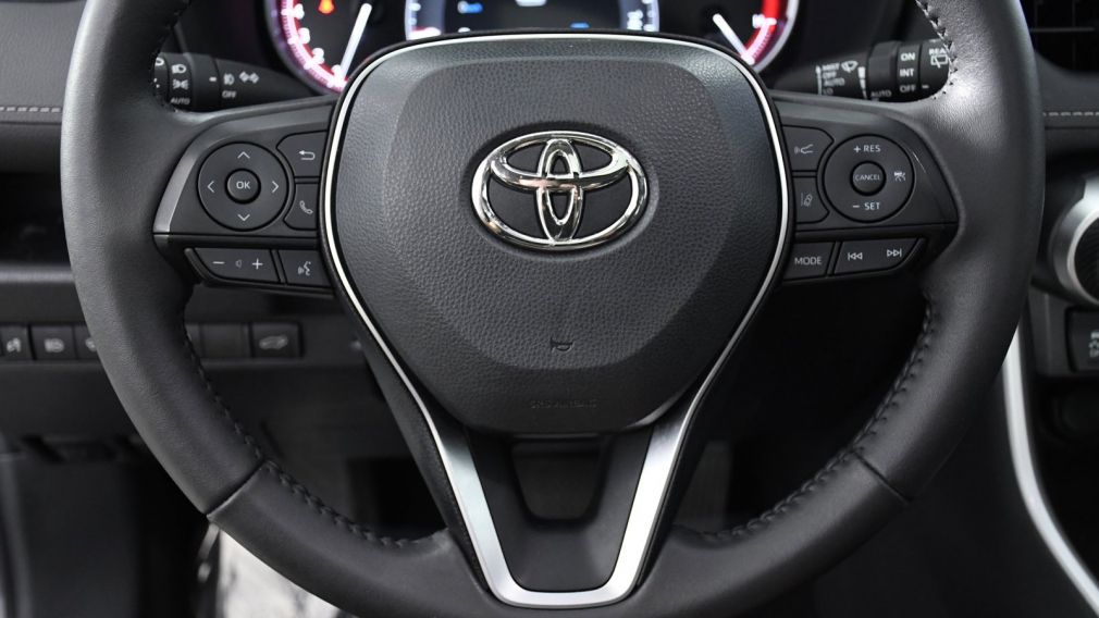 2023 Toyota RAV4 XLE Premium #6