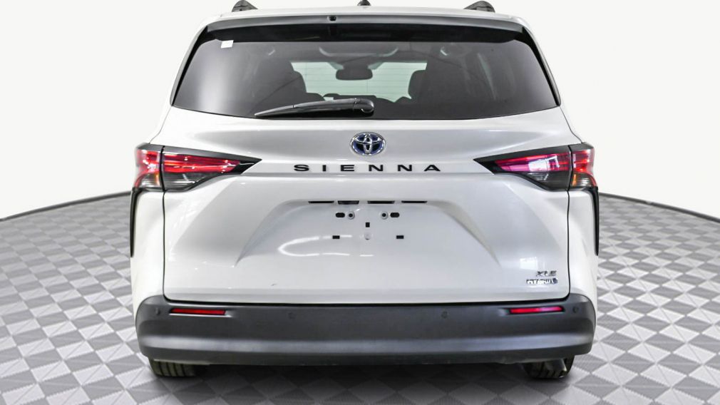 2021 Toyota Sienna XLE #4