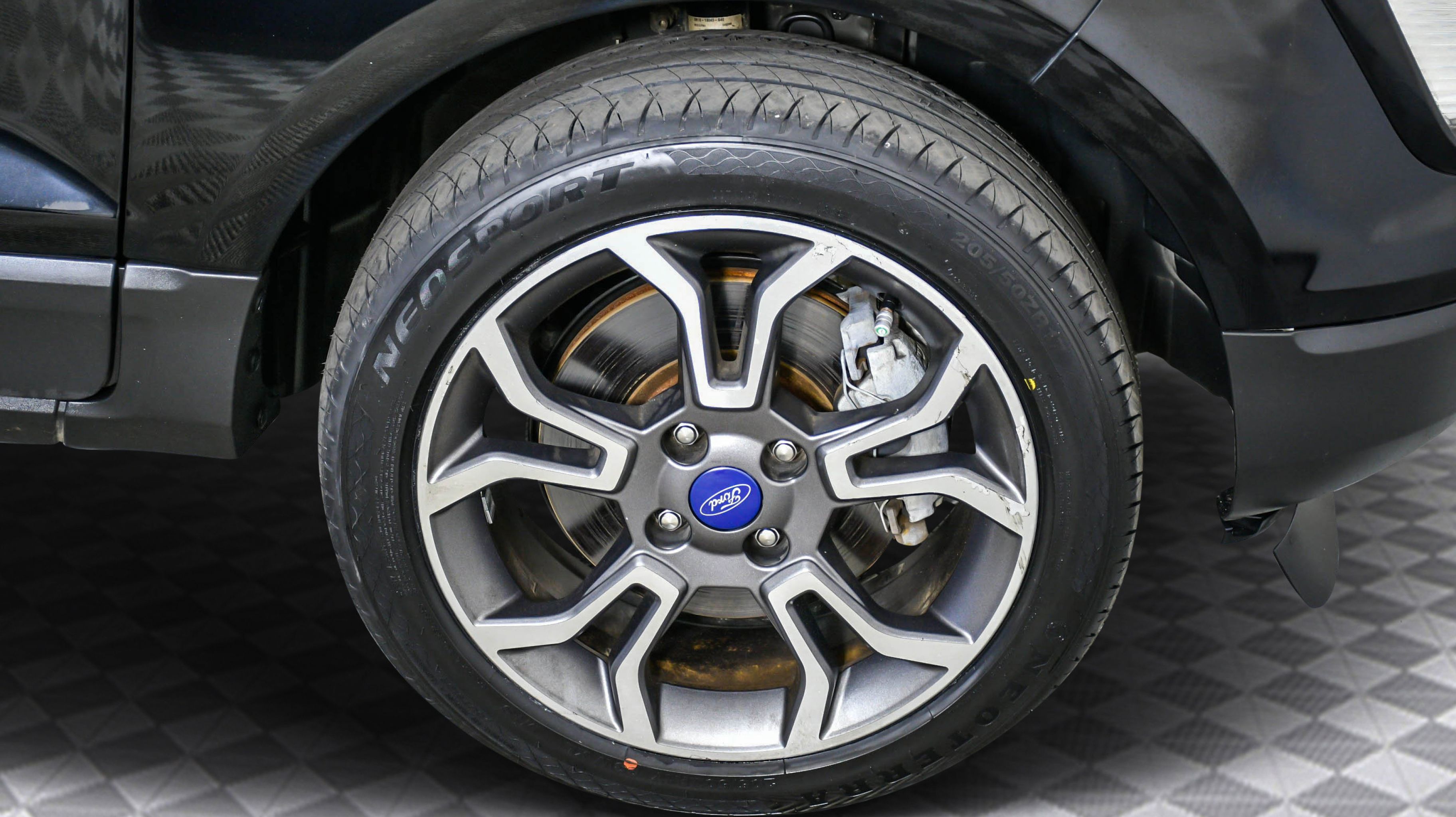 2020 Ford EcoSport SES photo 28