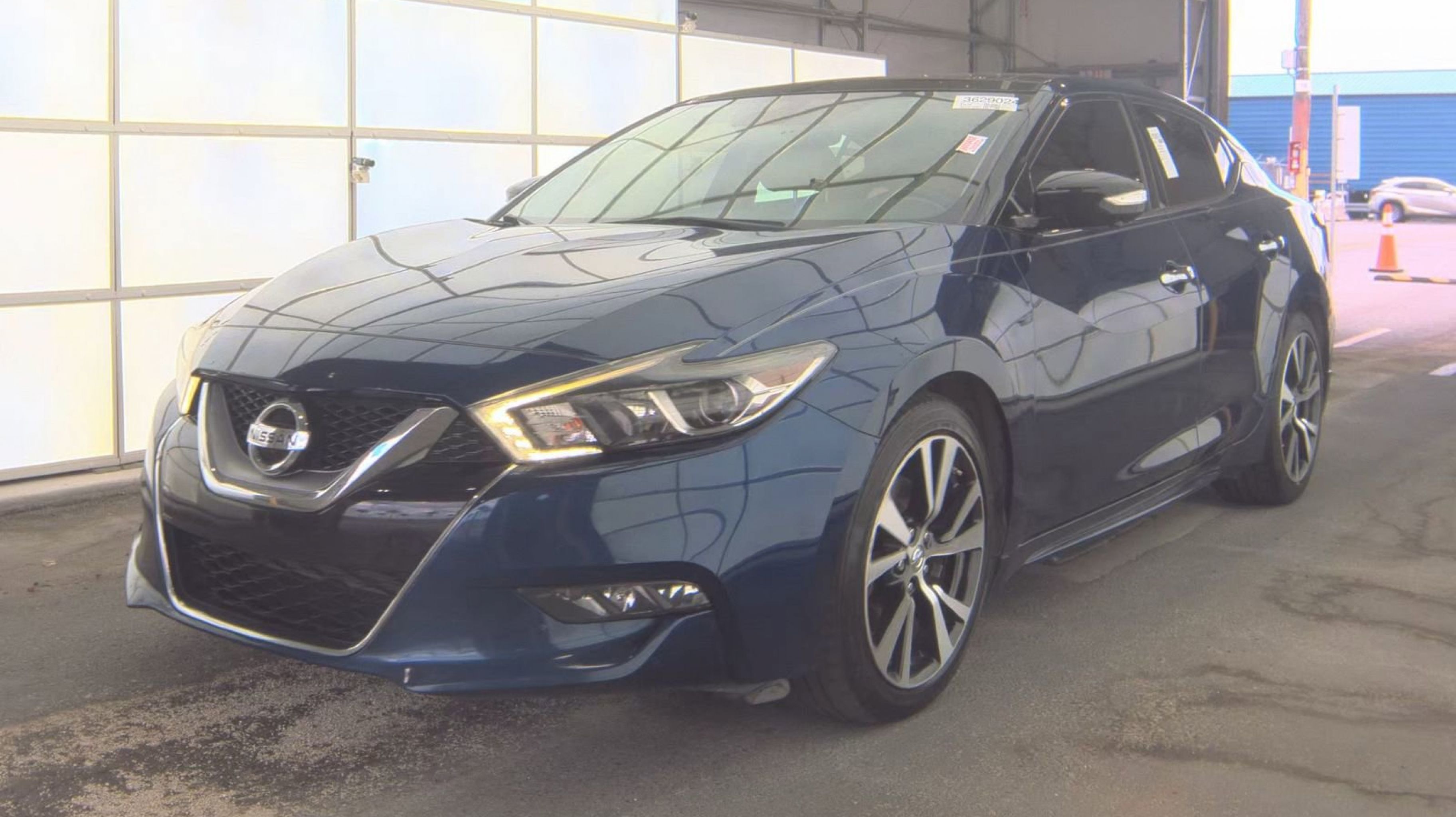 2017 Nissan Maxima Platinum's photo