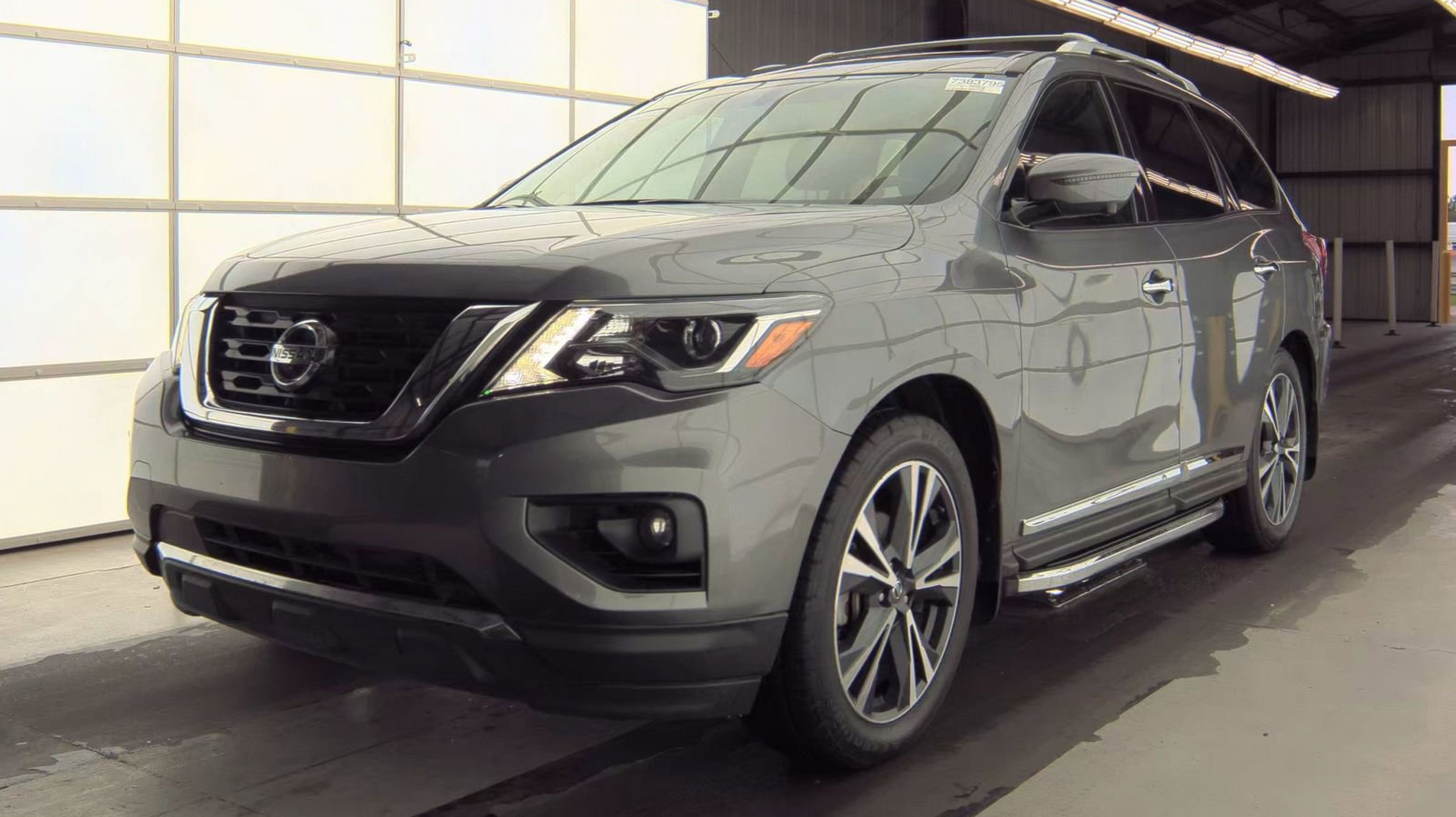2020 Nissan Pathfinder Platinum 2WD's photo