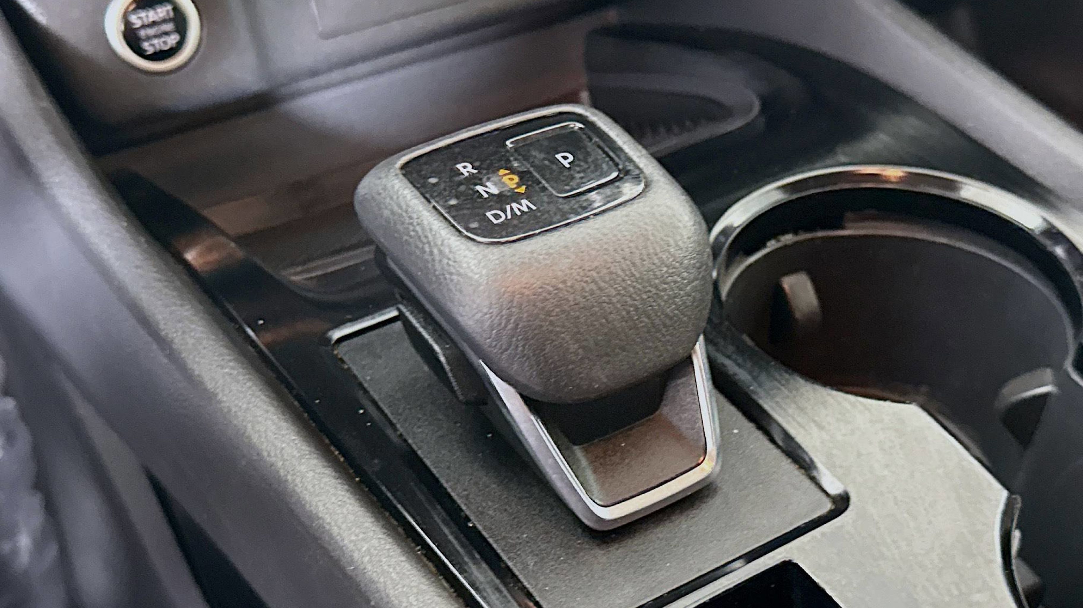 2023 Nissan Rogue SV photo 13