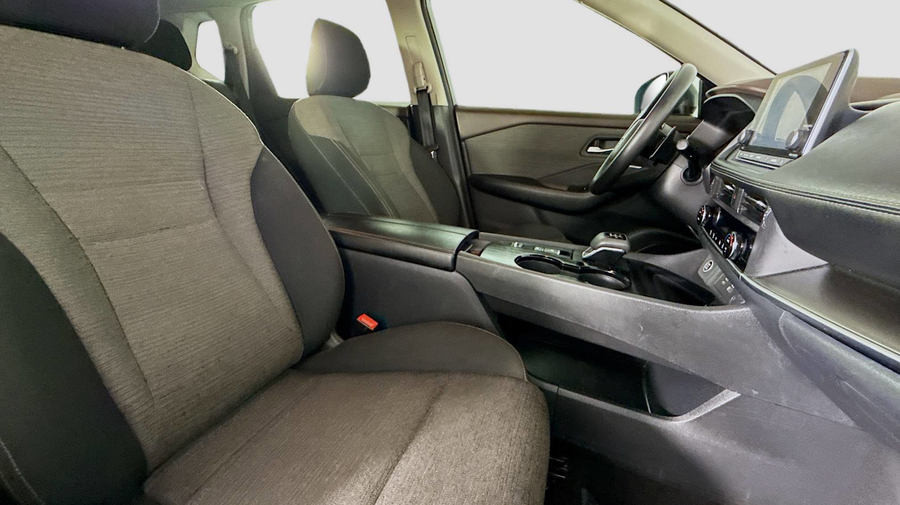 2023 Nissan Rogue SV photo 22