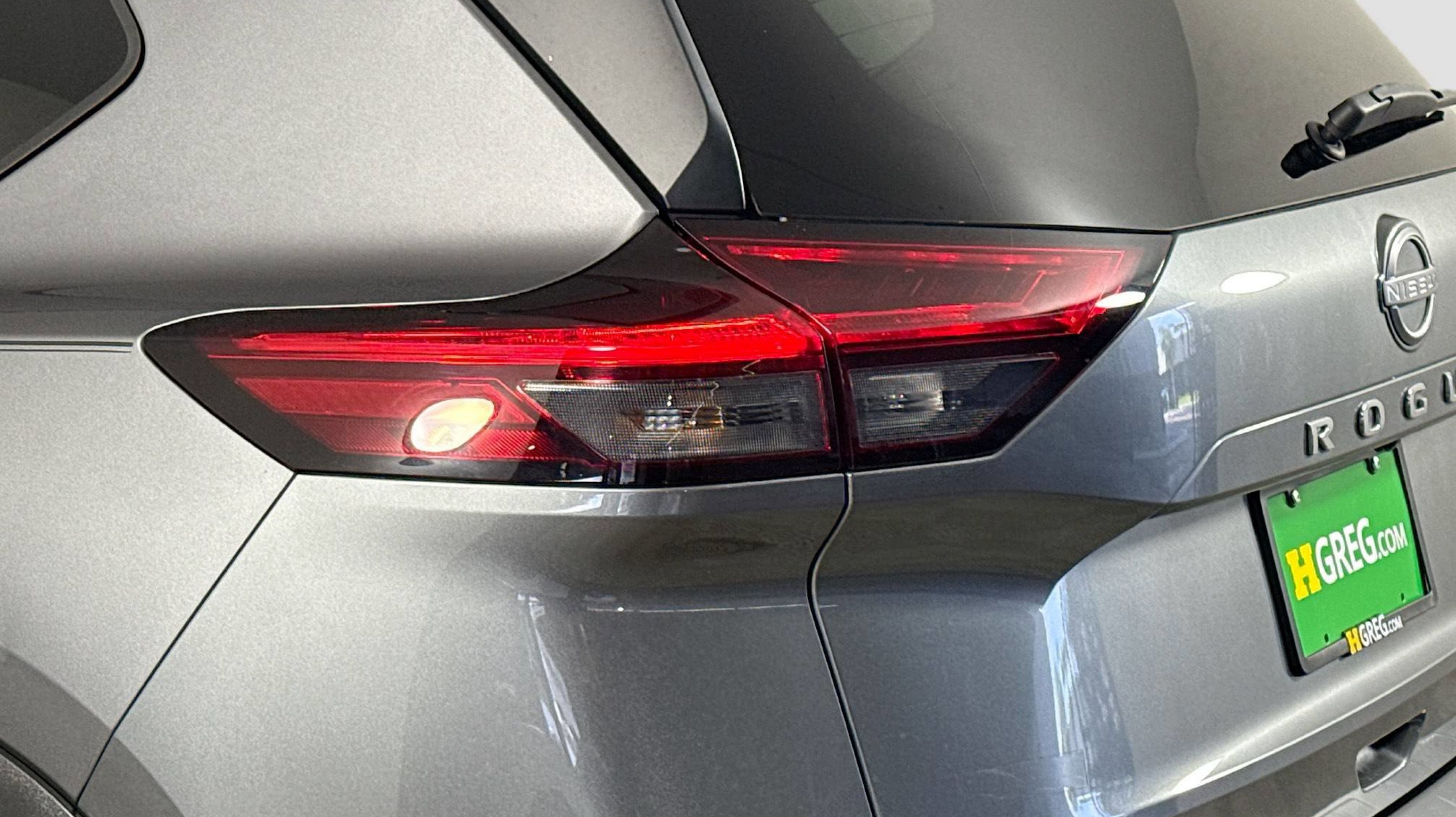 2023 Nissan Rogue SV photo 28