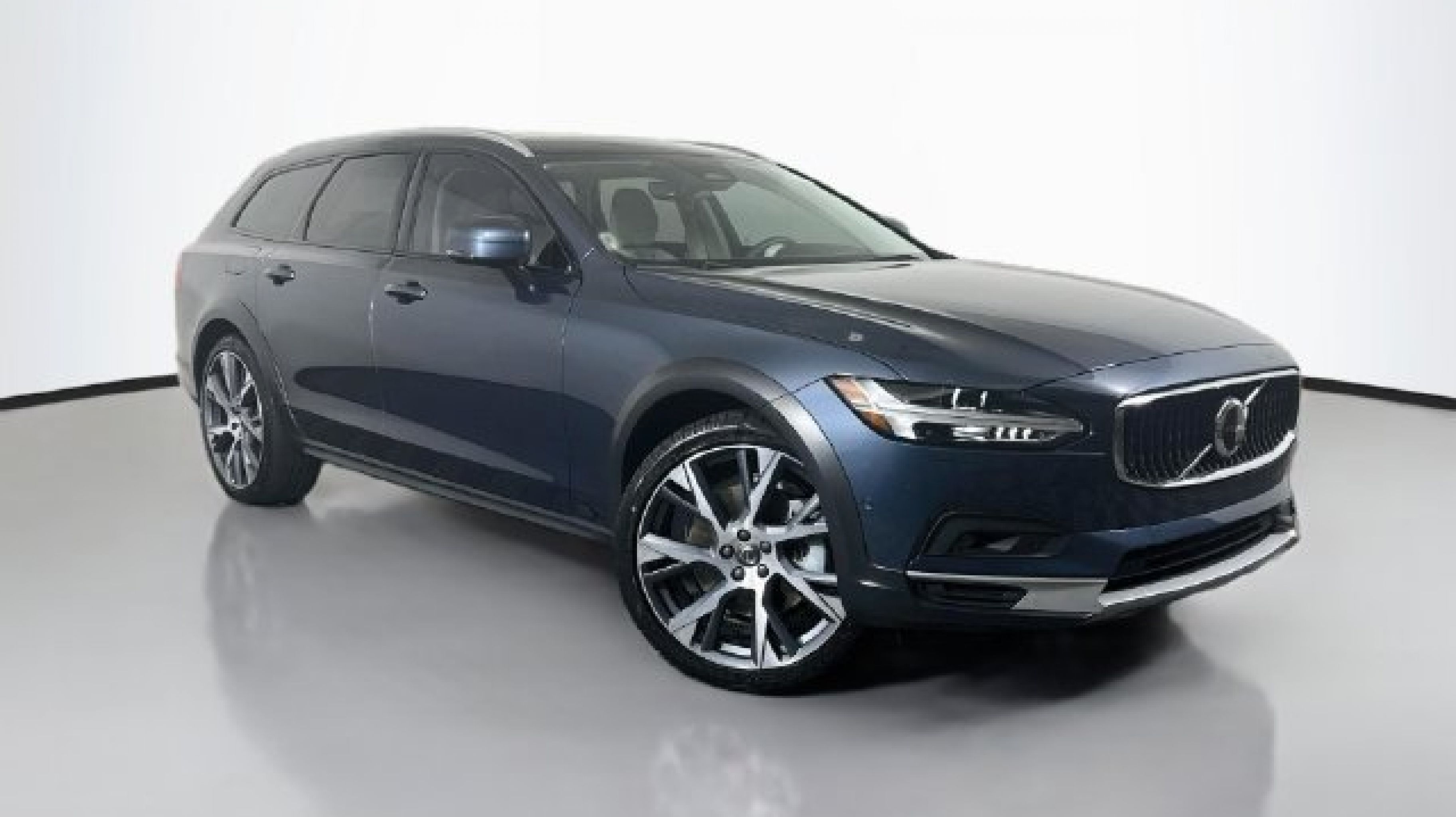 2025 Volvo V90 Cross Country