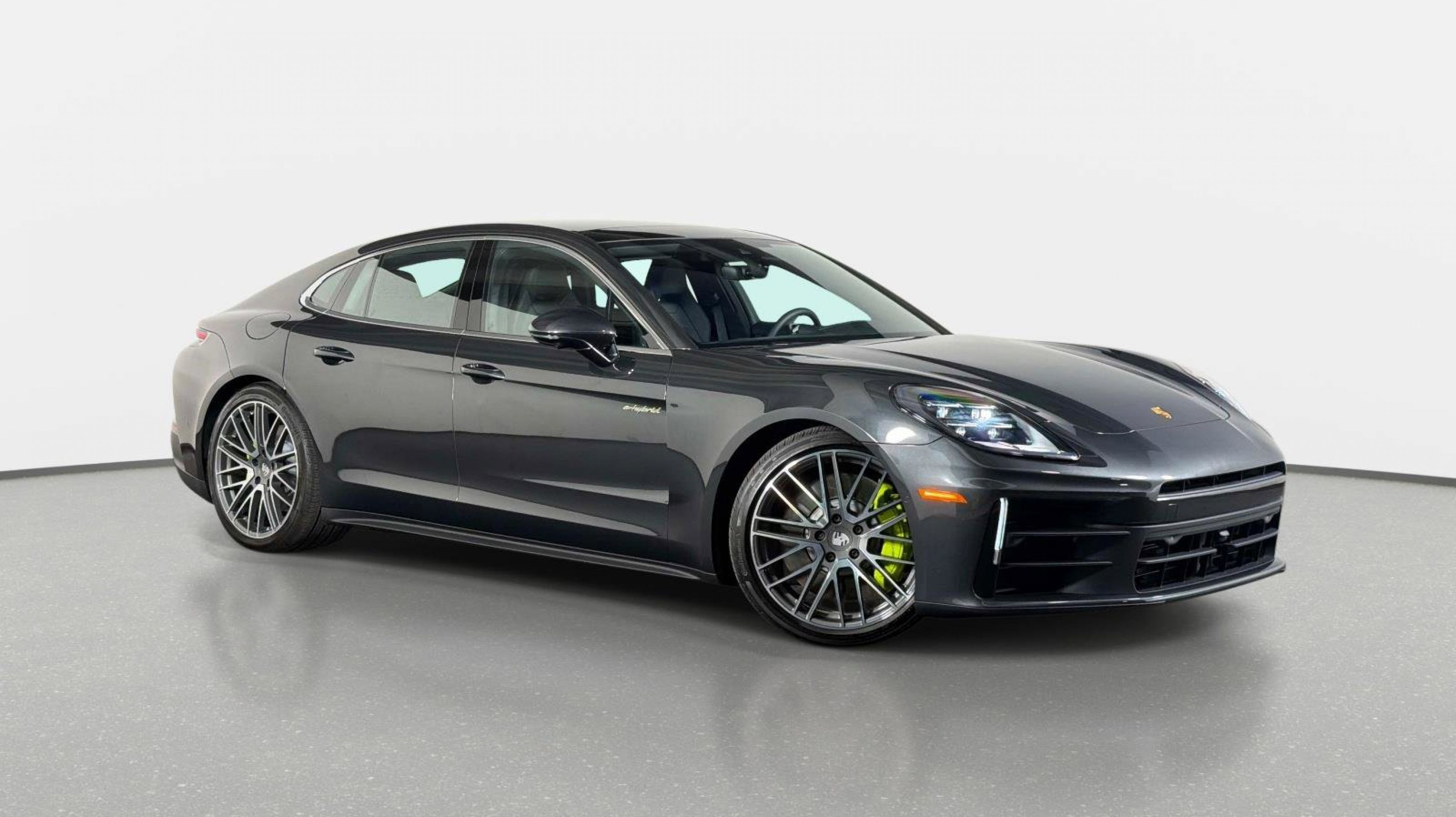 2025 Porsche Panamera 4S E-Hybrid's photo