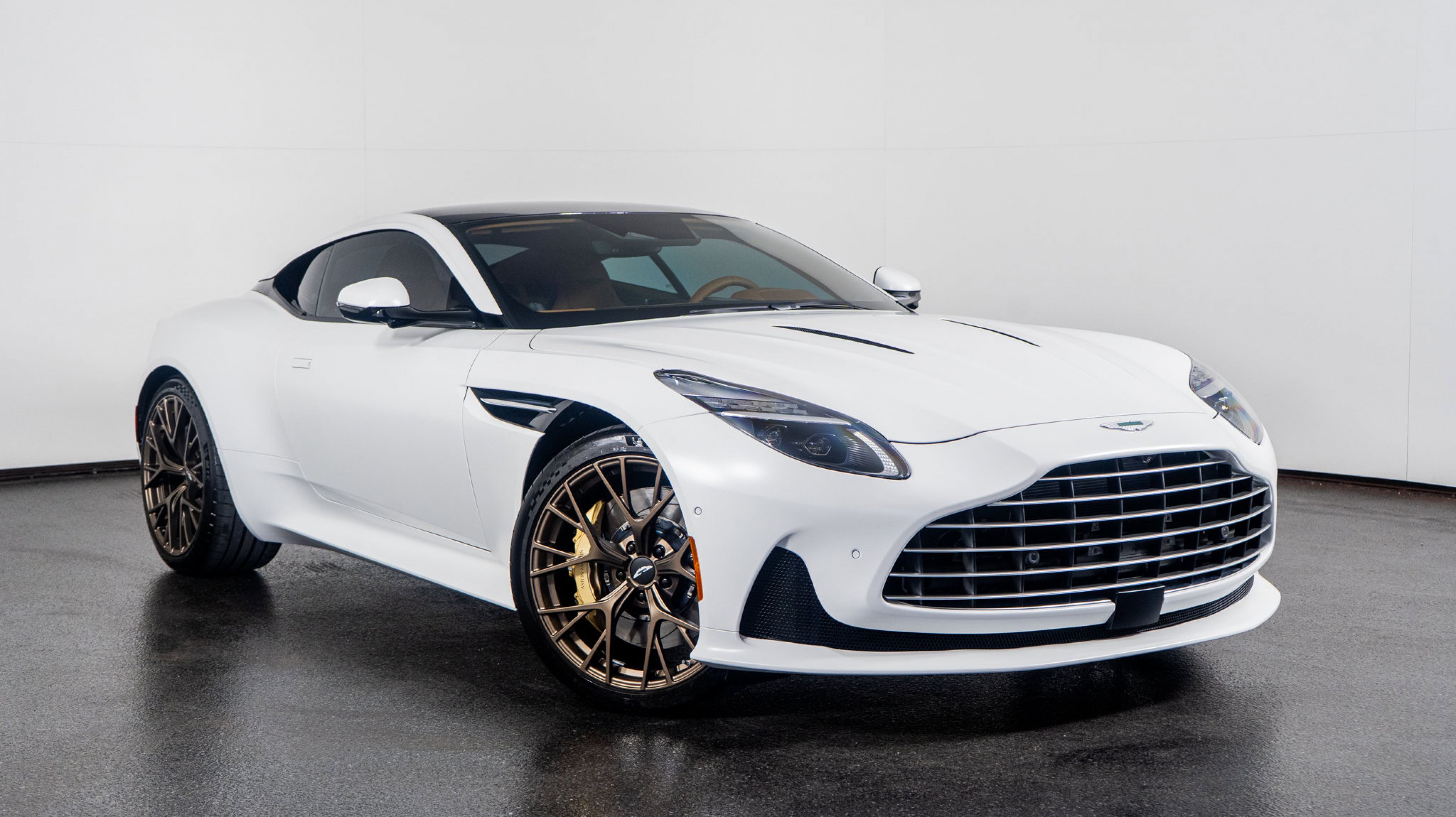 2025 Aston Martin DB12 Base