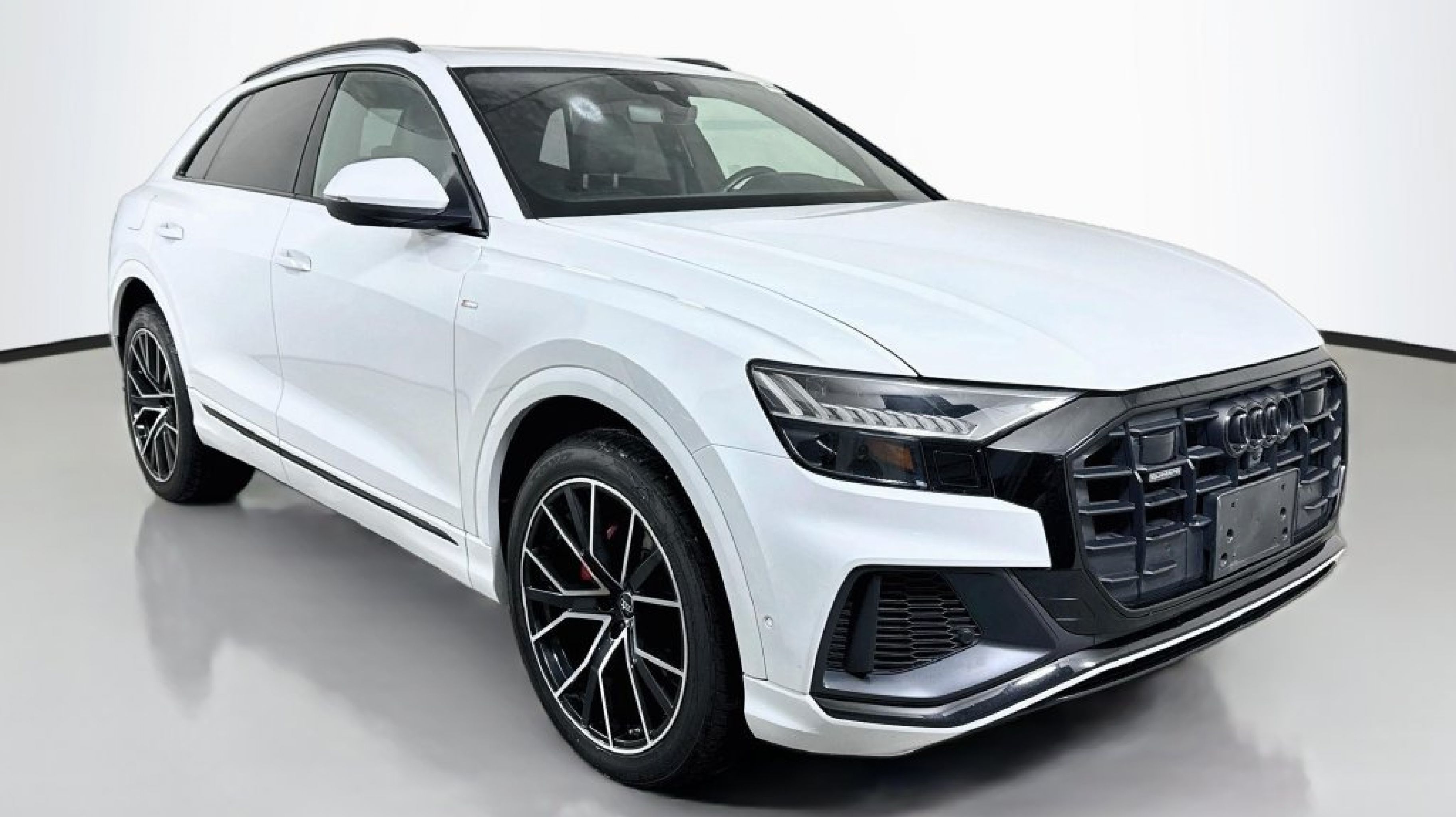 2023 Audi Q8 Premium Plus