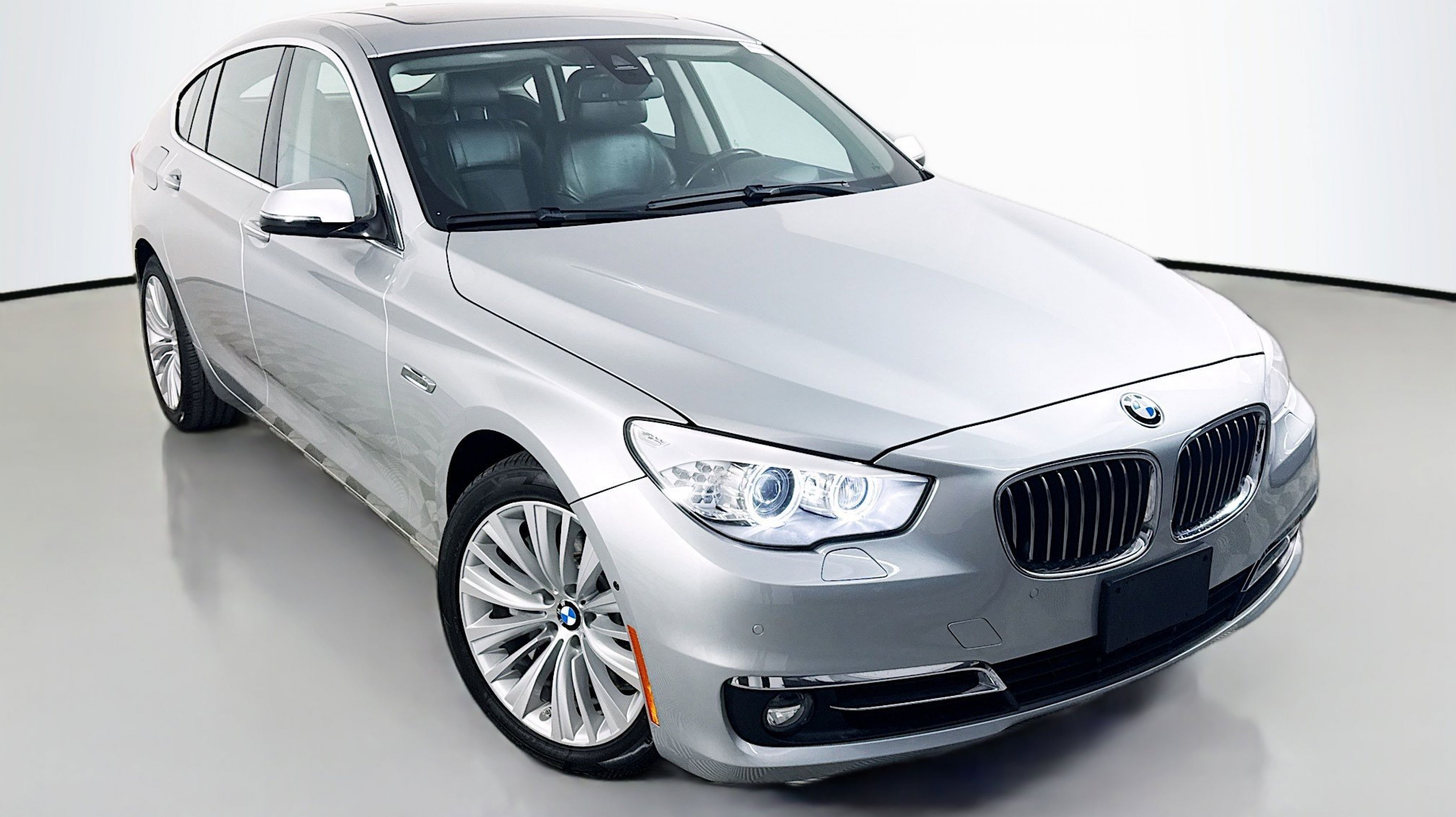 2017 BMW 5 Series 550i xDrive Gran Turismo's photo