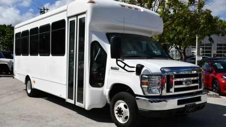 2016 Ford Econoline Commercial Cutaway Base                    in Aventura