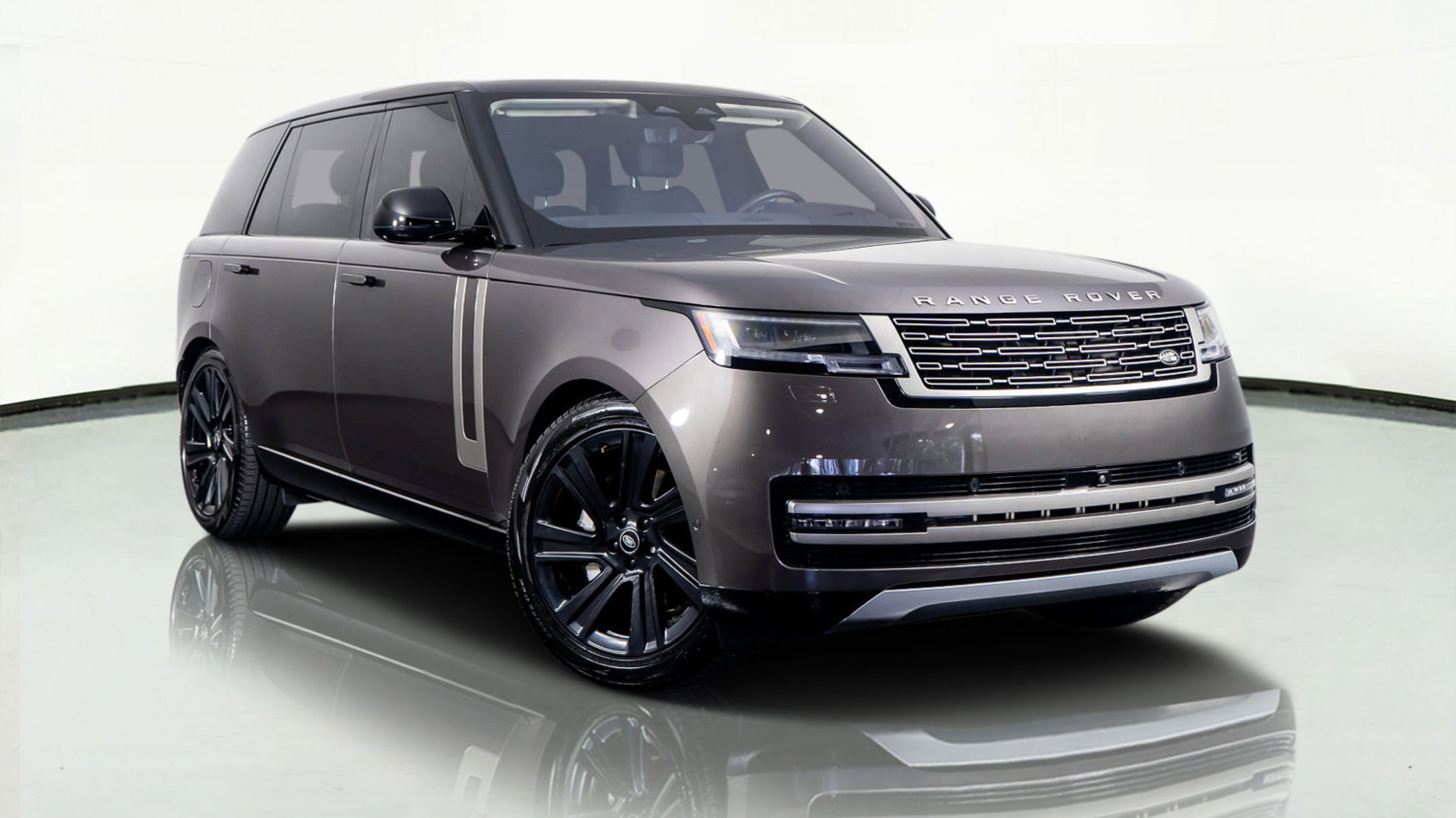 2022 Land Rover New Range Rover SE's photo