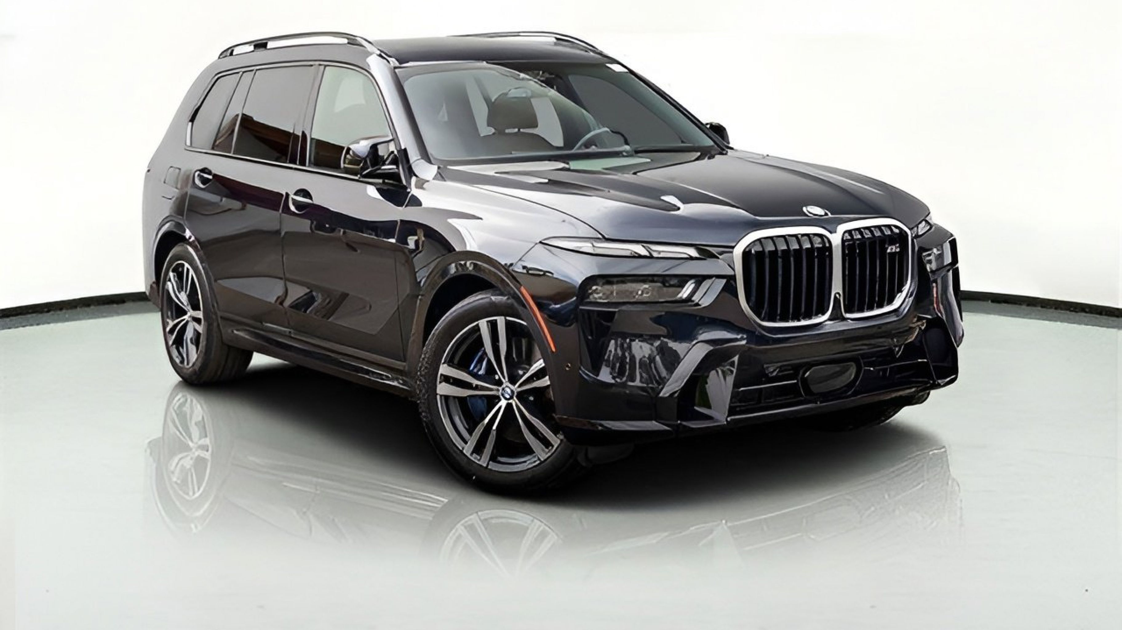 2023 BMW X7 M60i's photo