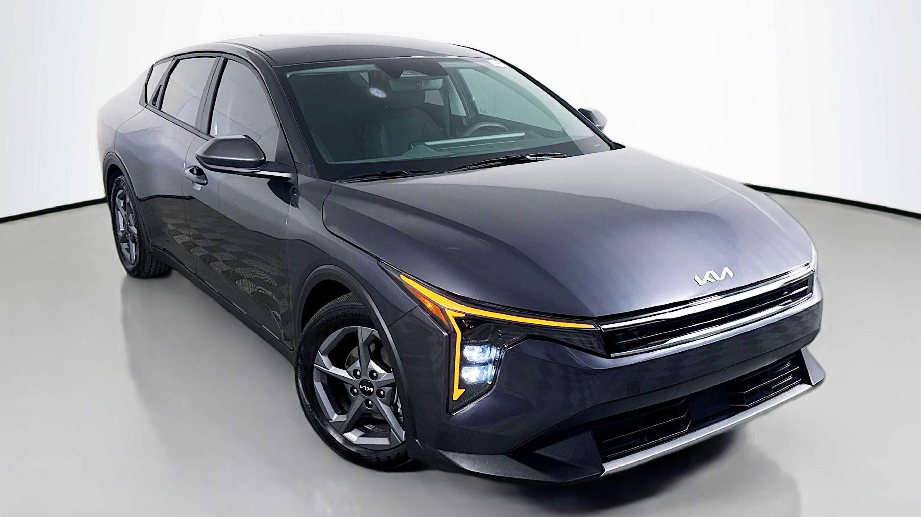 2025 Kia K4 LXS AT's photo