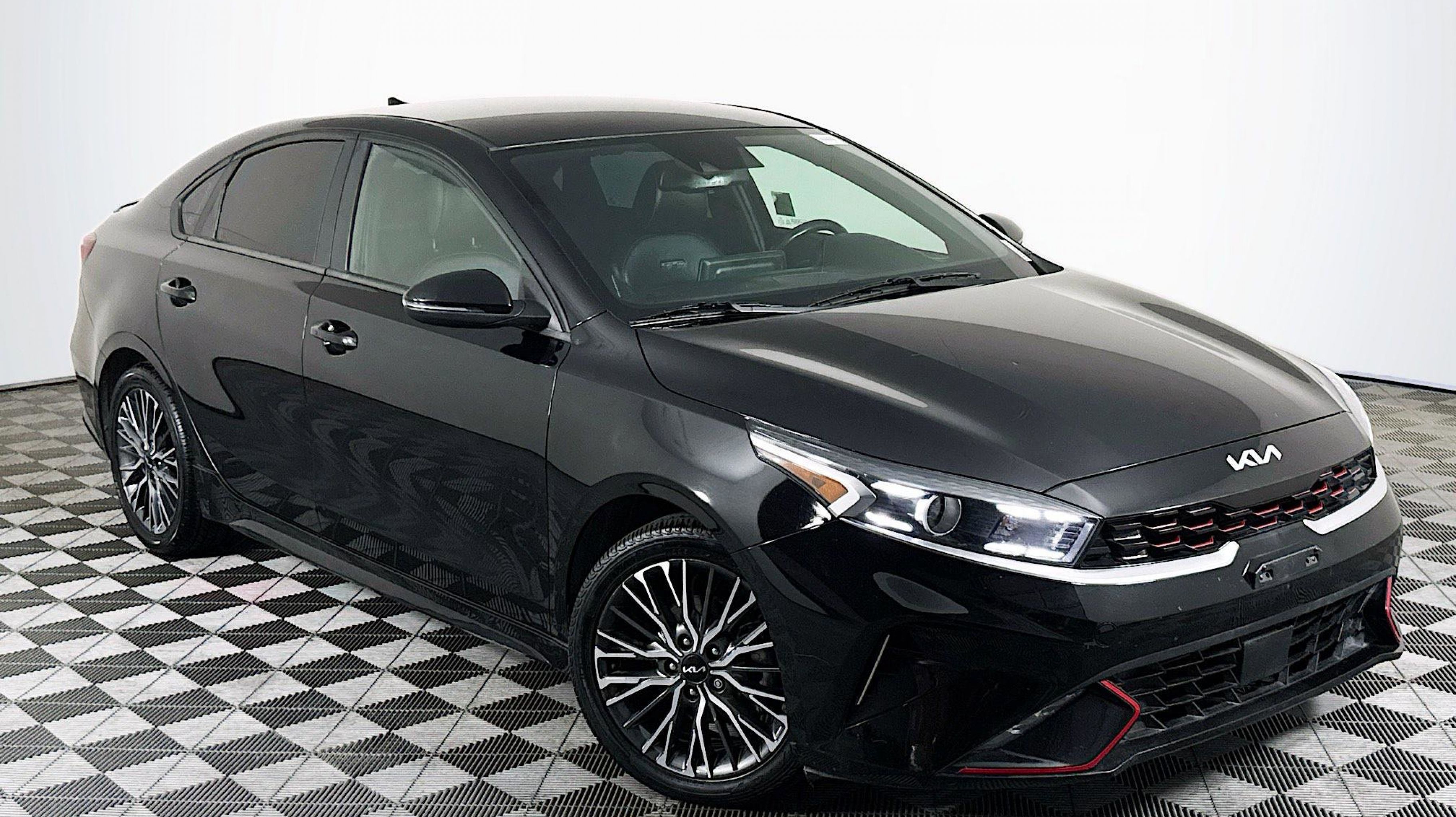 2022 Kia Forte GT-Line AT's photo