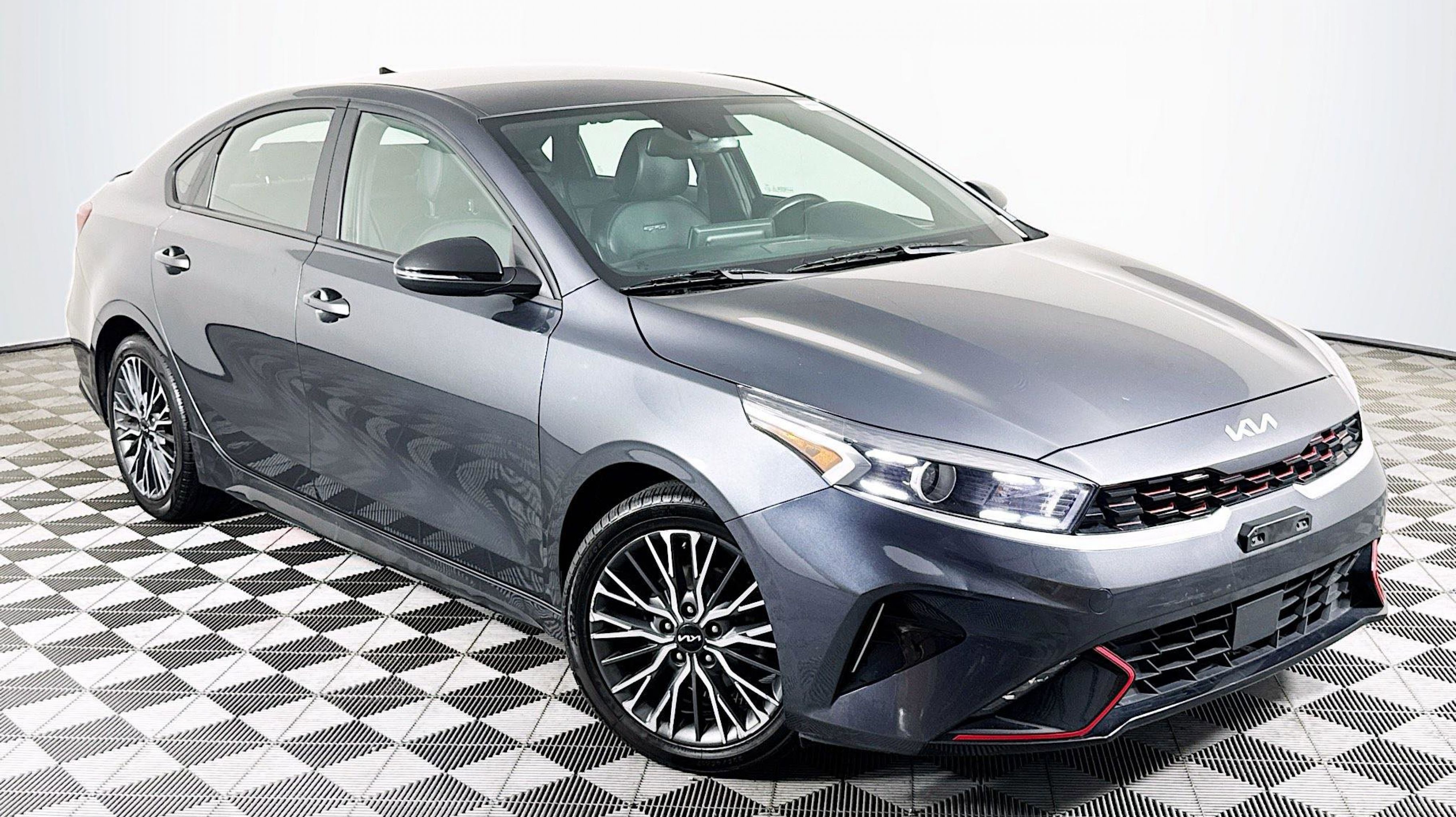 2023 Kia Forte GT-Line AT's photo