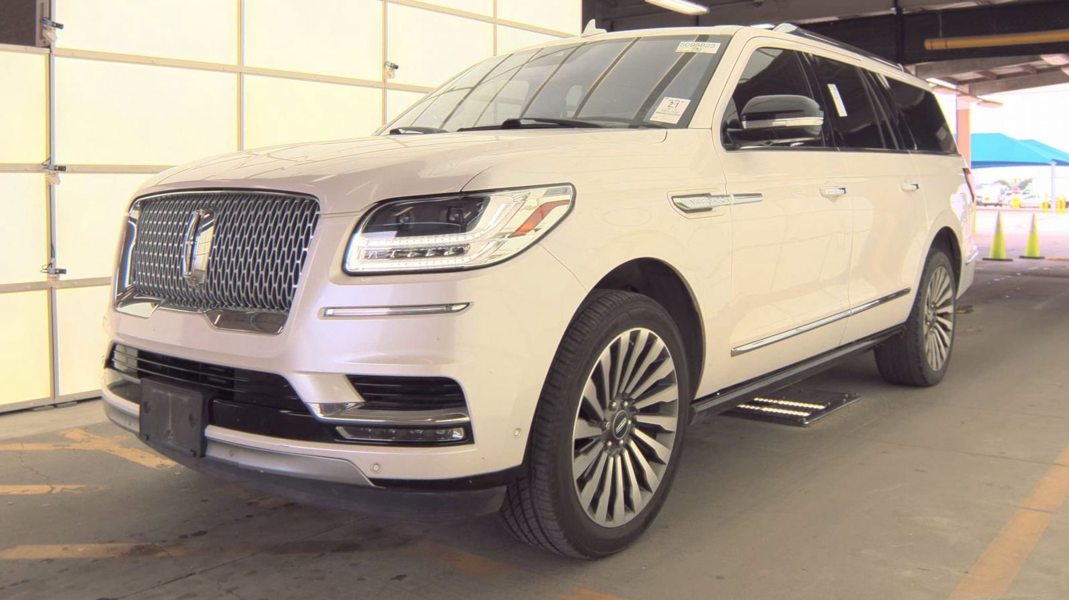 2019 Lincoln Navigator L Reserve's photo