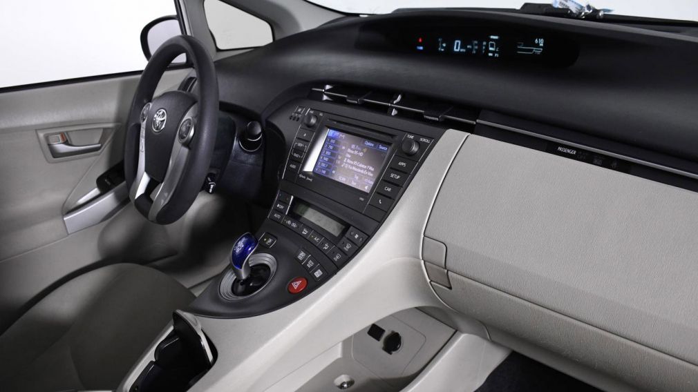 2015 Toyota Prius Three #21