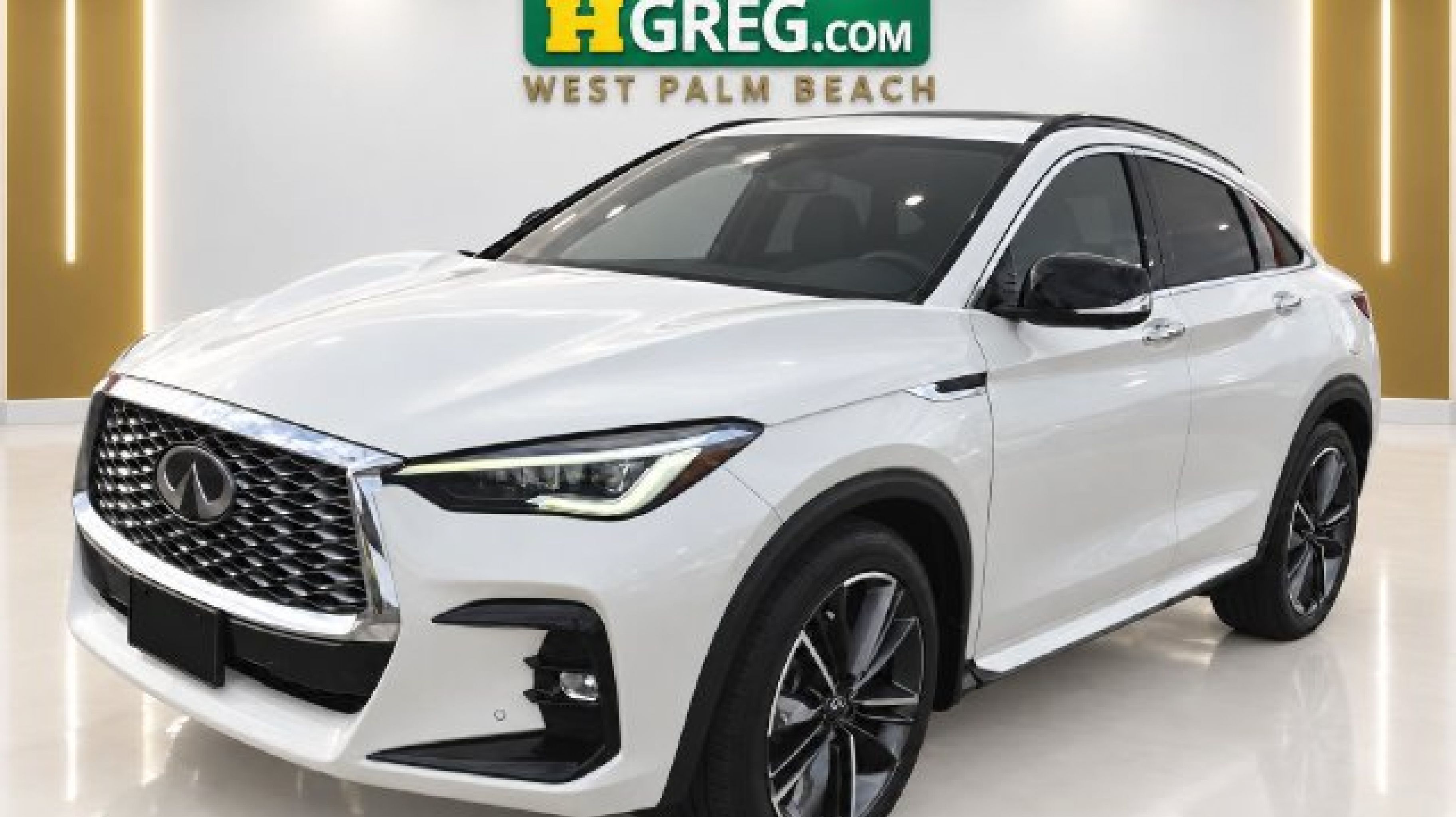2023 INFINITI QX55 Essential