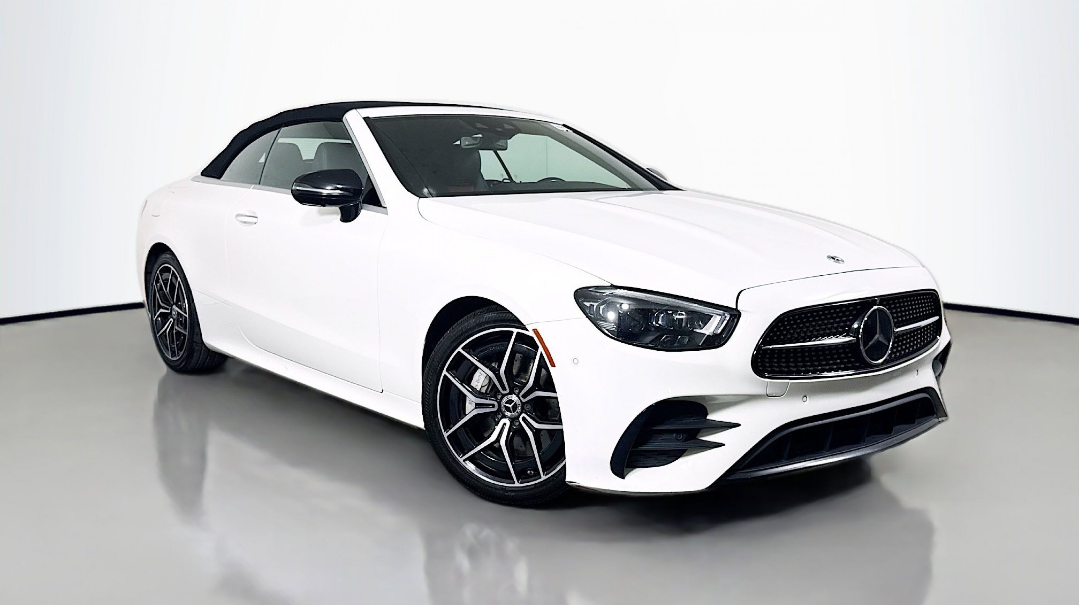 2022 Mercedes-Benz E-Class E450 Cabriolet's photo