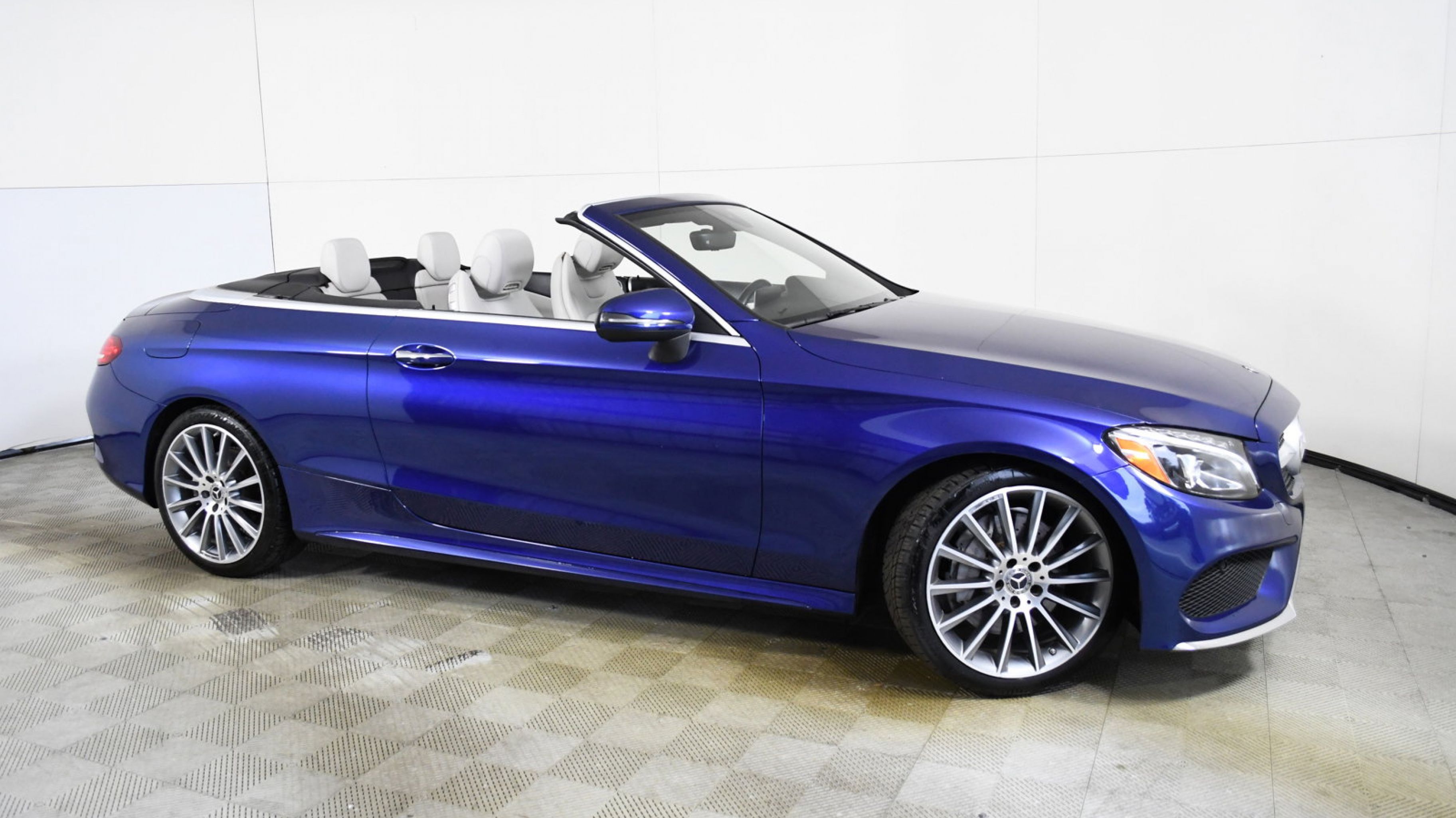 Mercedes-Benz C-Class Cabriolet's photo