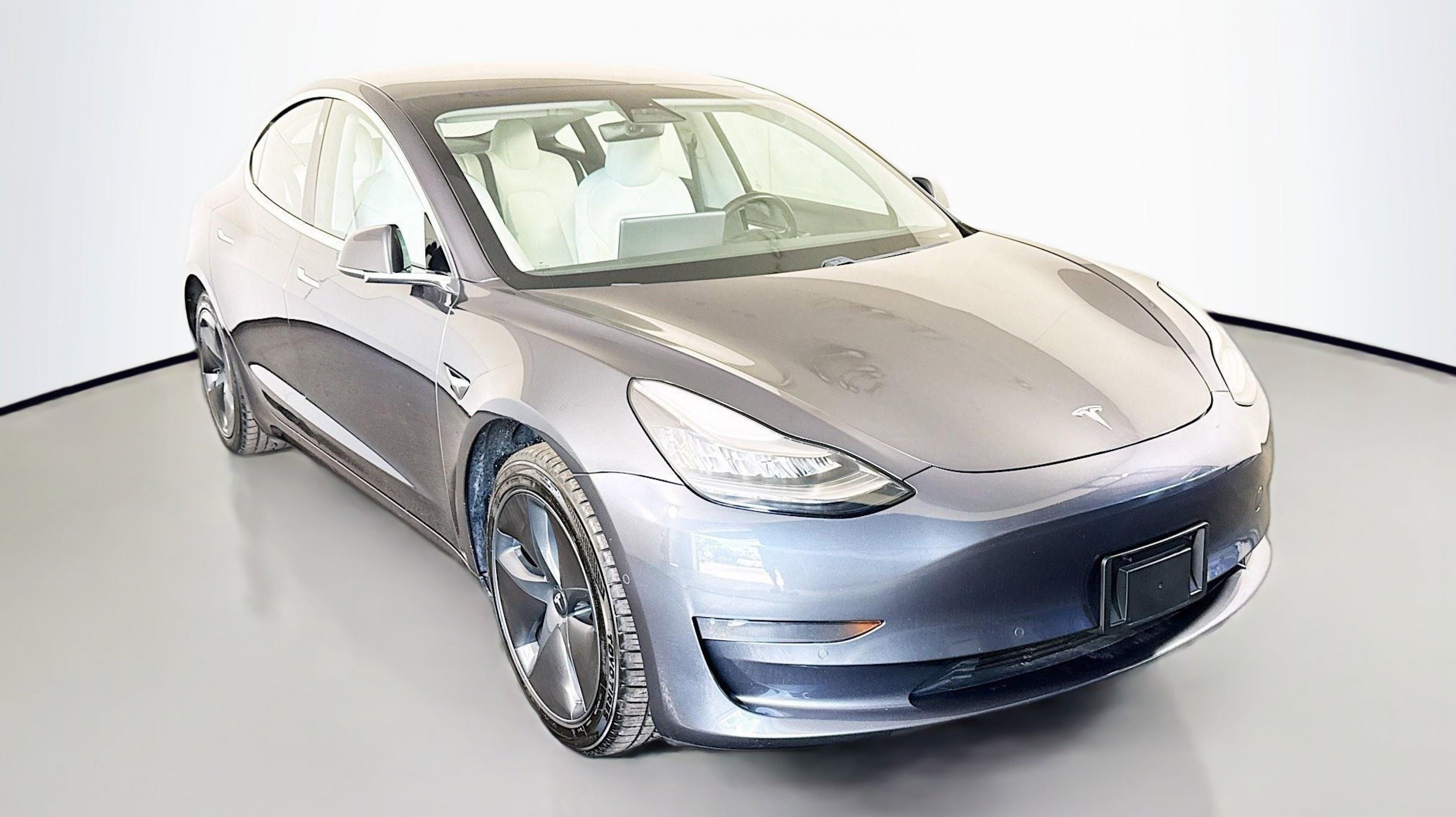 2020 Tesla Model 3 Standard Range Plus's photo