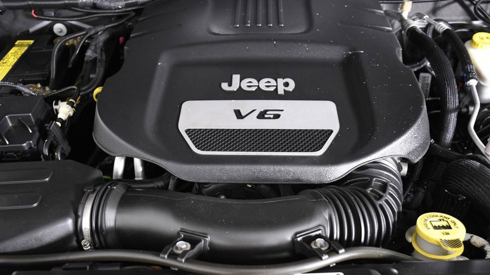 2015 Jeep Wrangler Unlimited Rubicon #30