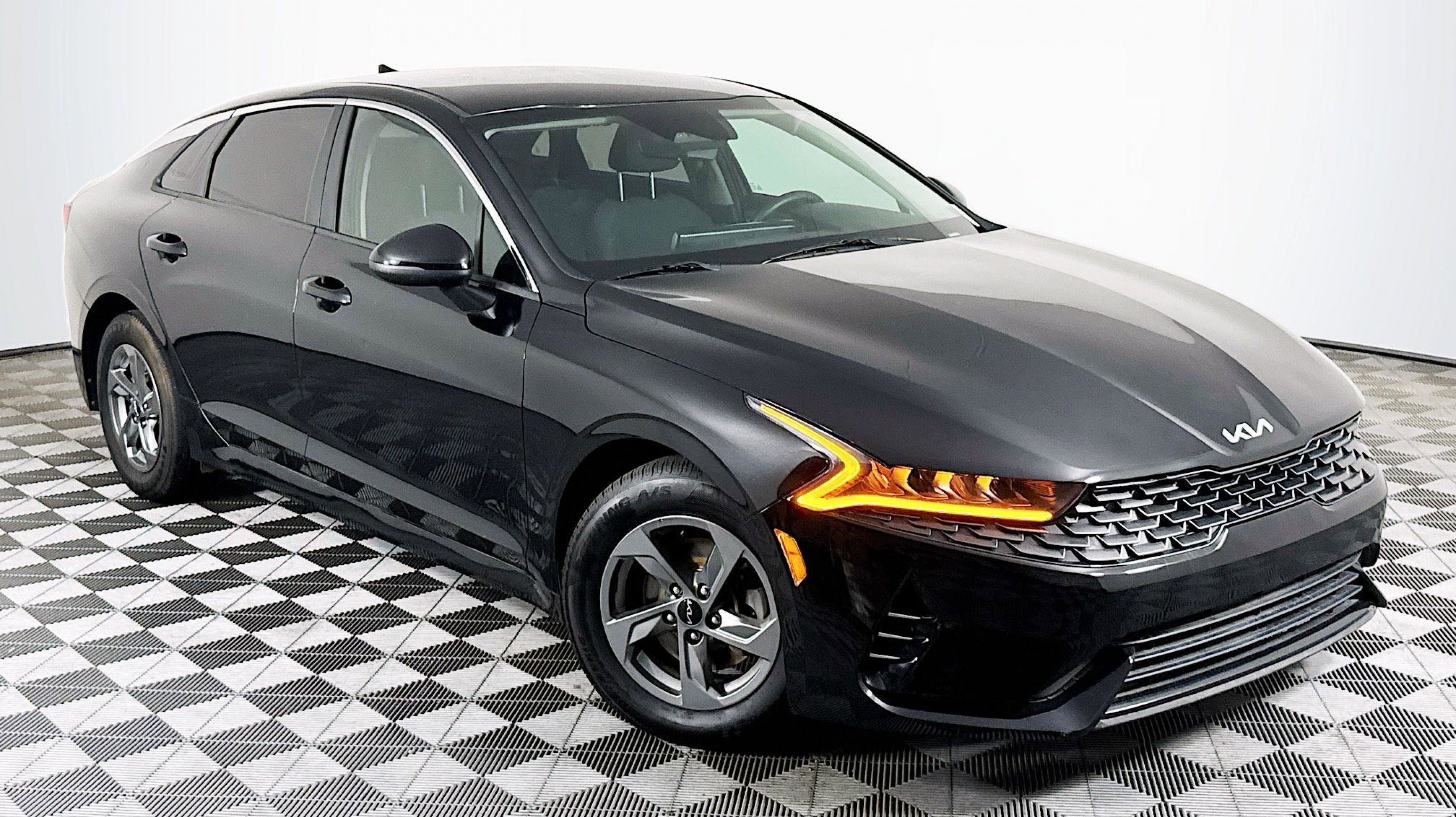 2022 Kia Optima LXS FWD's photo