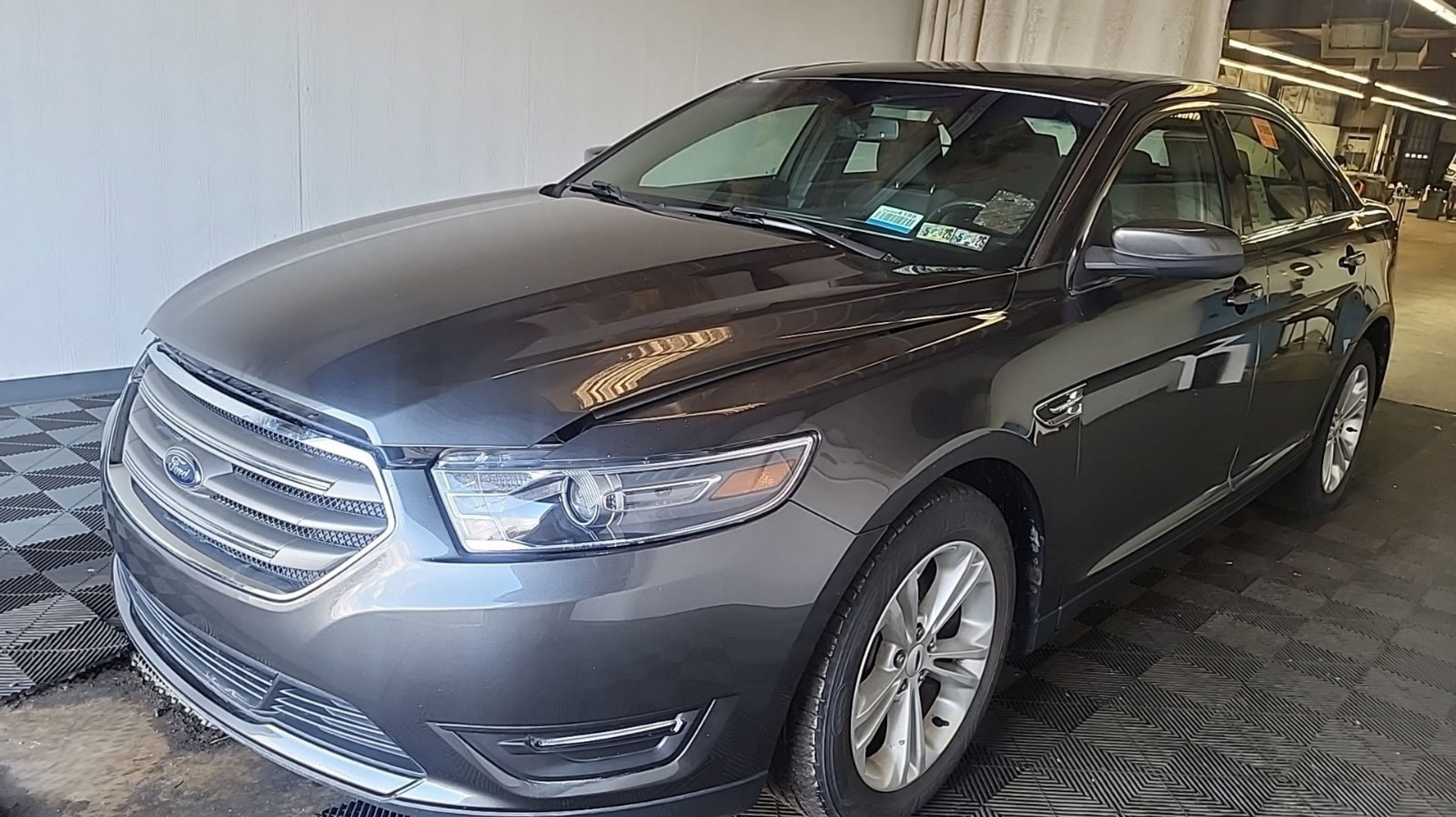 2018 Ford Taurus SEL