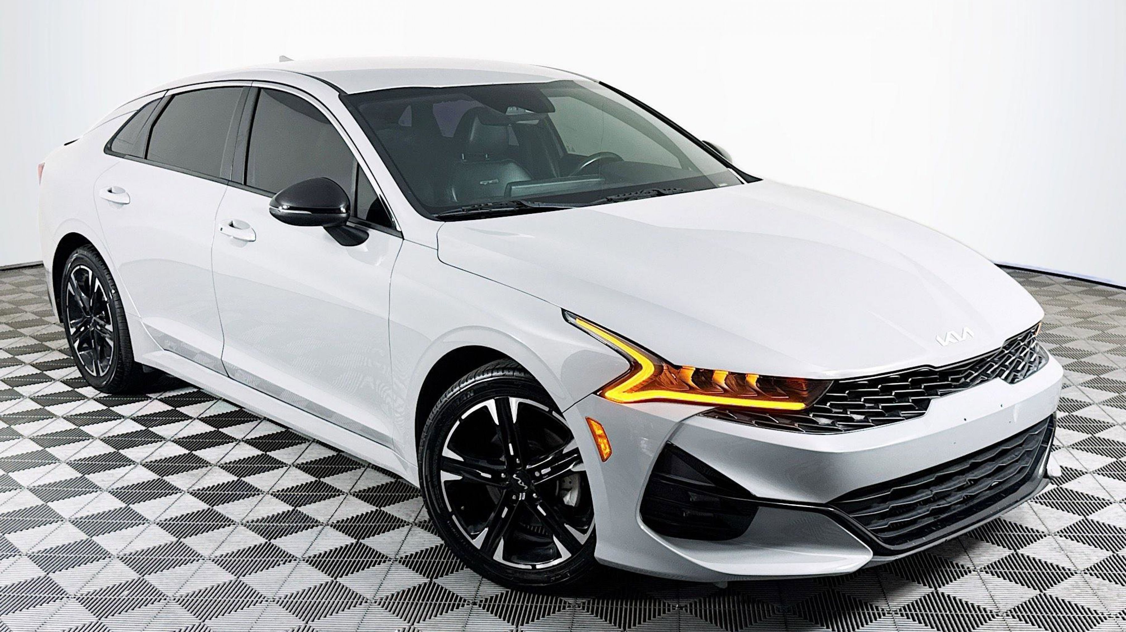 2022 Kia Optima GT-Line AWD's photo