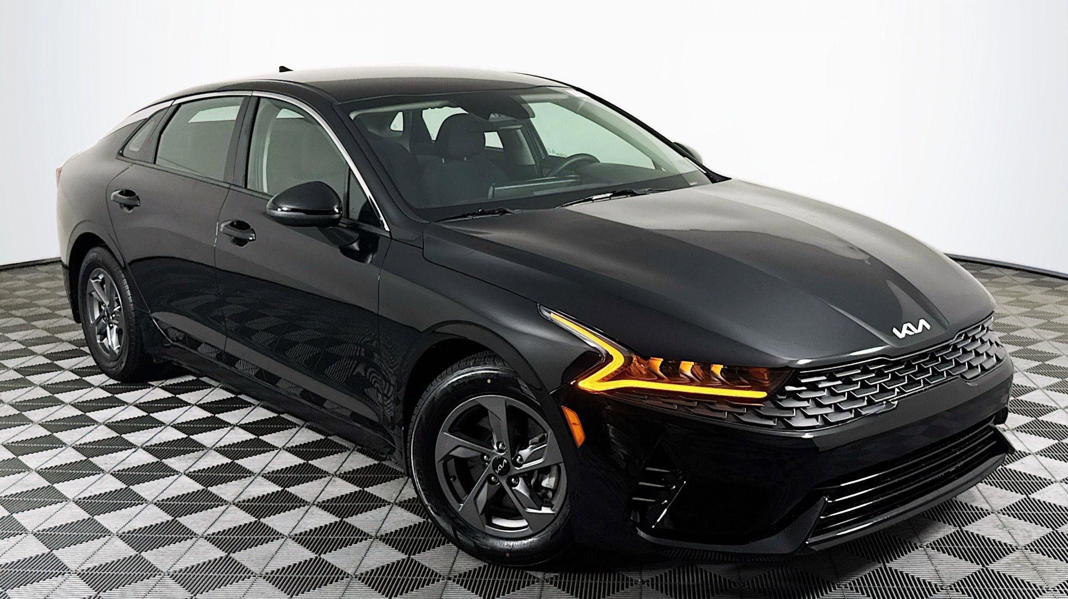 2022 Kia Optima LXS FWD's photo